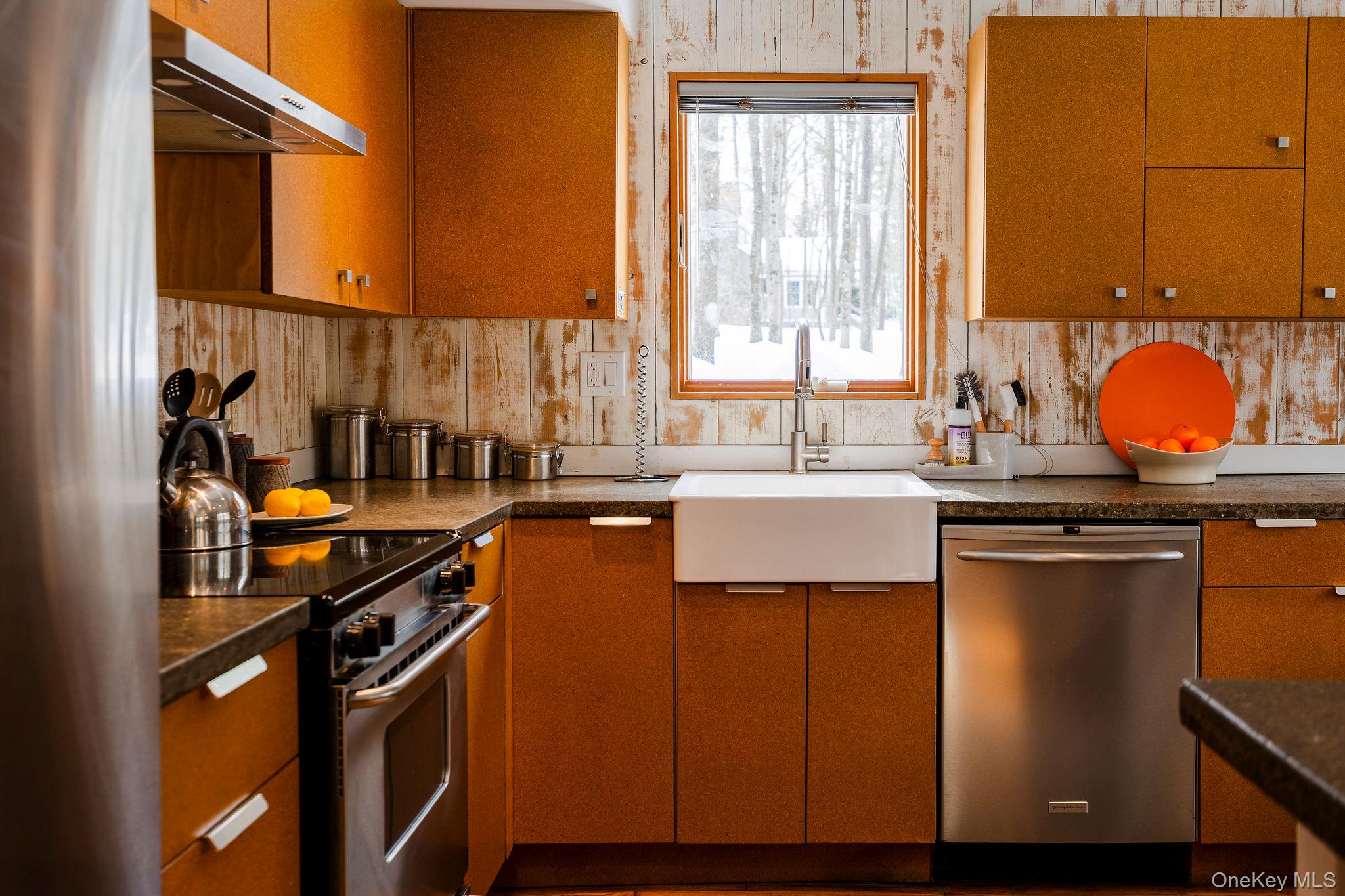 171 W Hurley Road, Woodstock, NY 12498