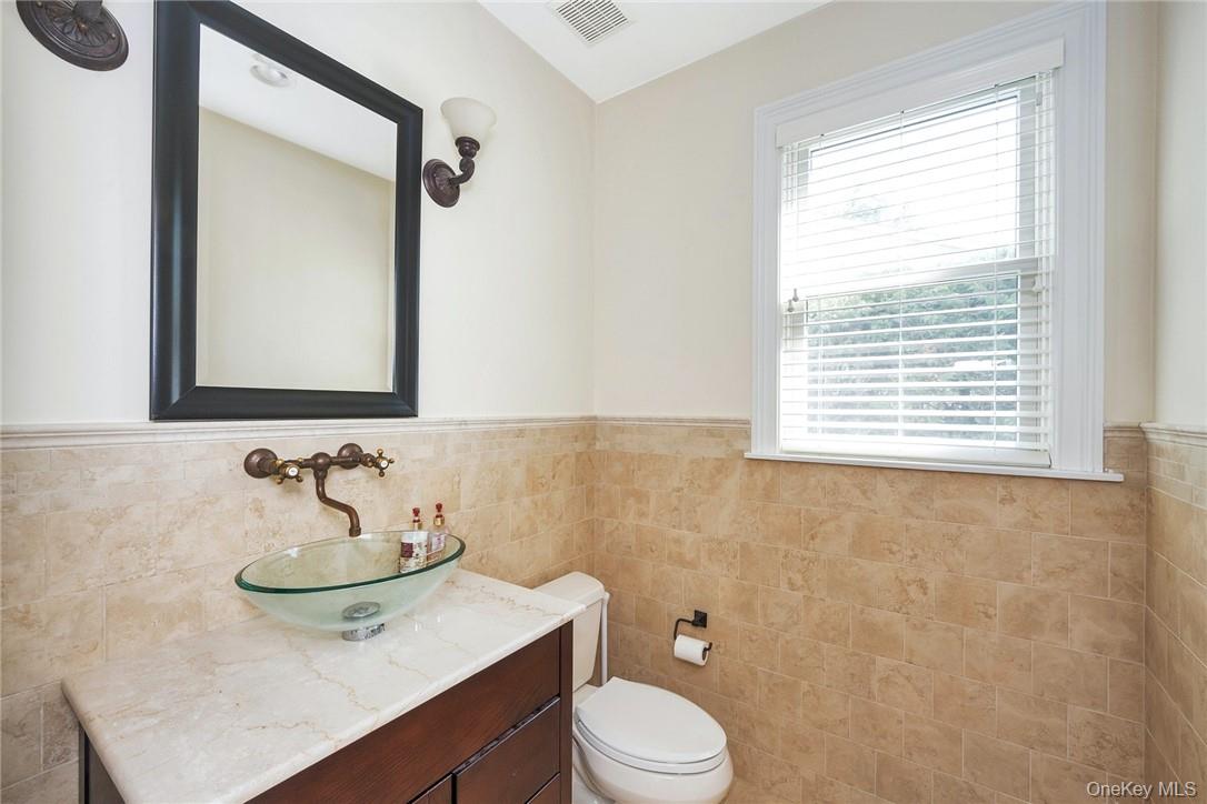 696 Ridgeway, White Plains, NY 10605