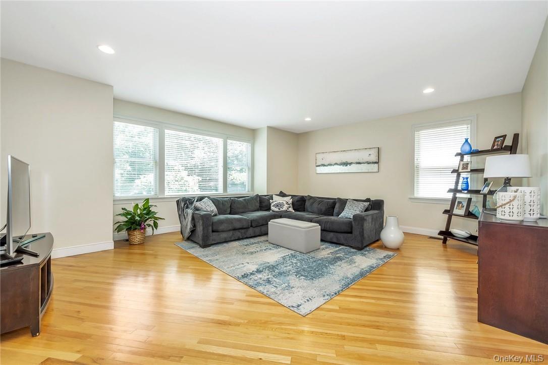 696 Ridgeway, White Plains, NY 10605