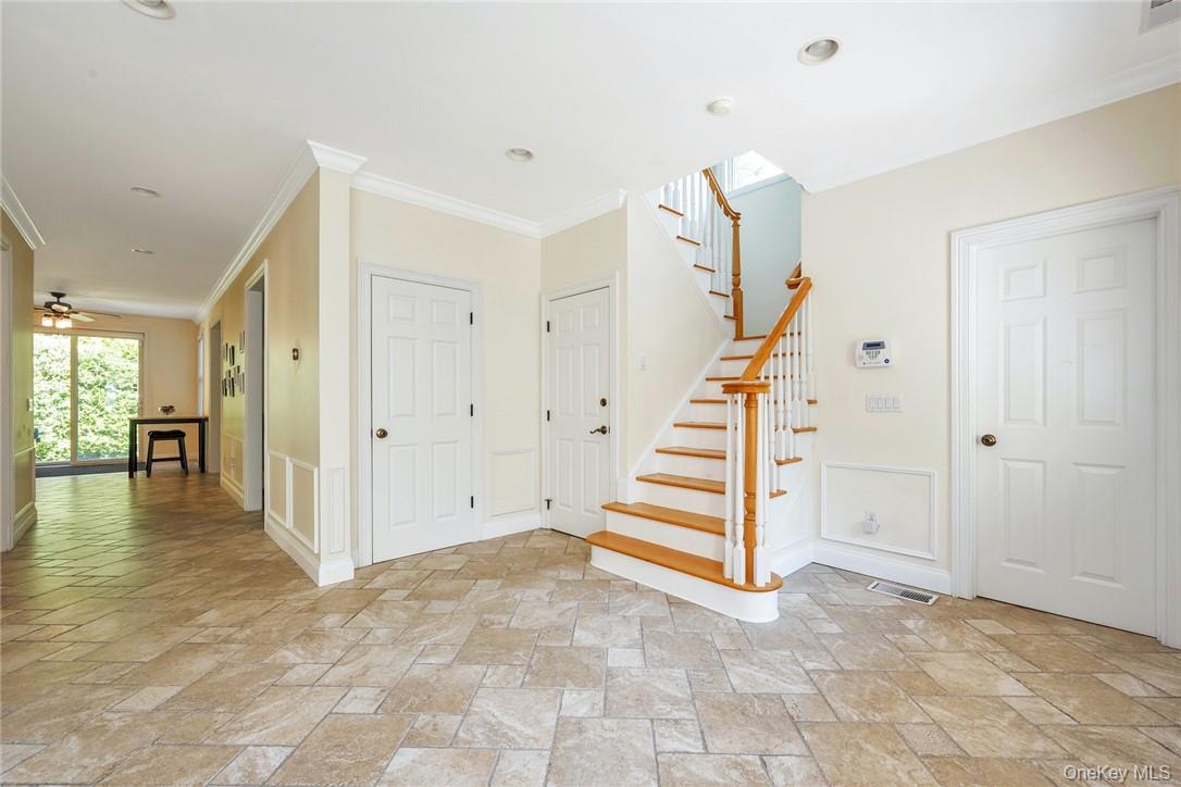 696 Ridgeway, White Plains, NY 10605