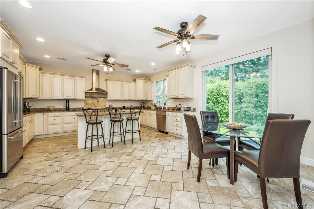 696 Ridgeway, White Plains, NY 10605