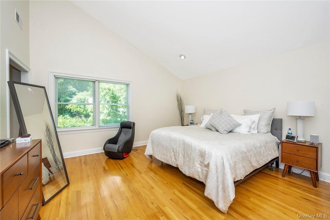 696 Ridgeway, White Plains, NY 10605