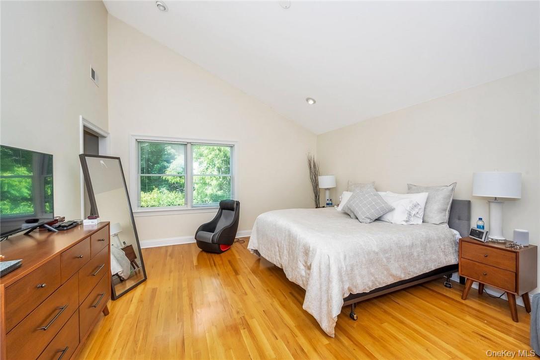 696 Ridgeway, White Plains, NY 10605