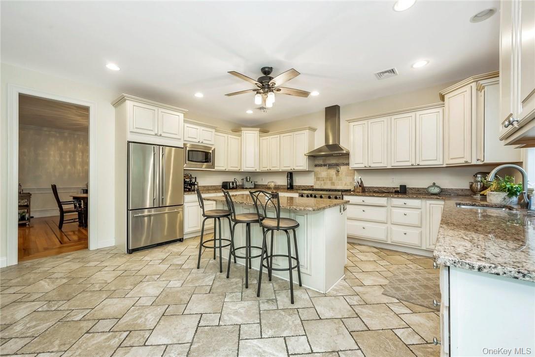 696 Ridgeway, White Plains, NY 10605