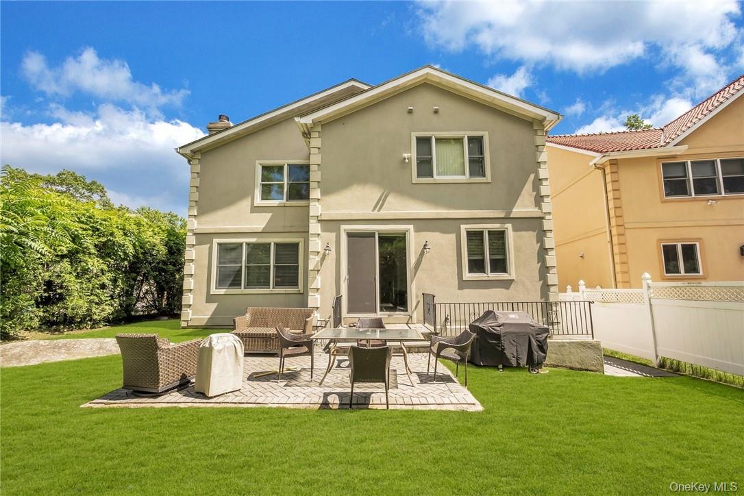 696 Ridgeway, White Plains, NY 10605