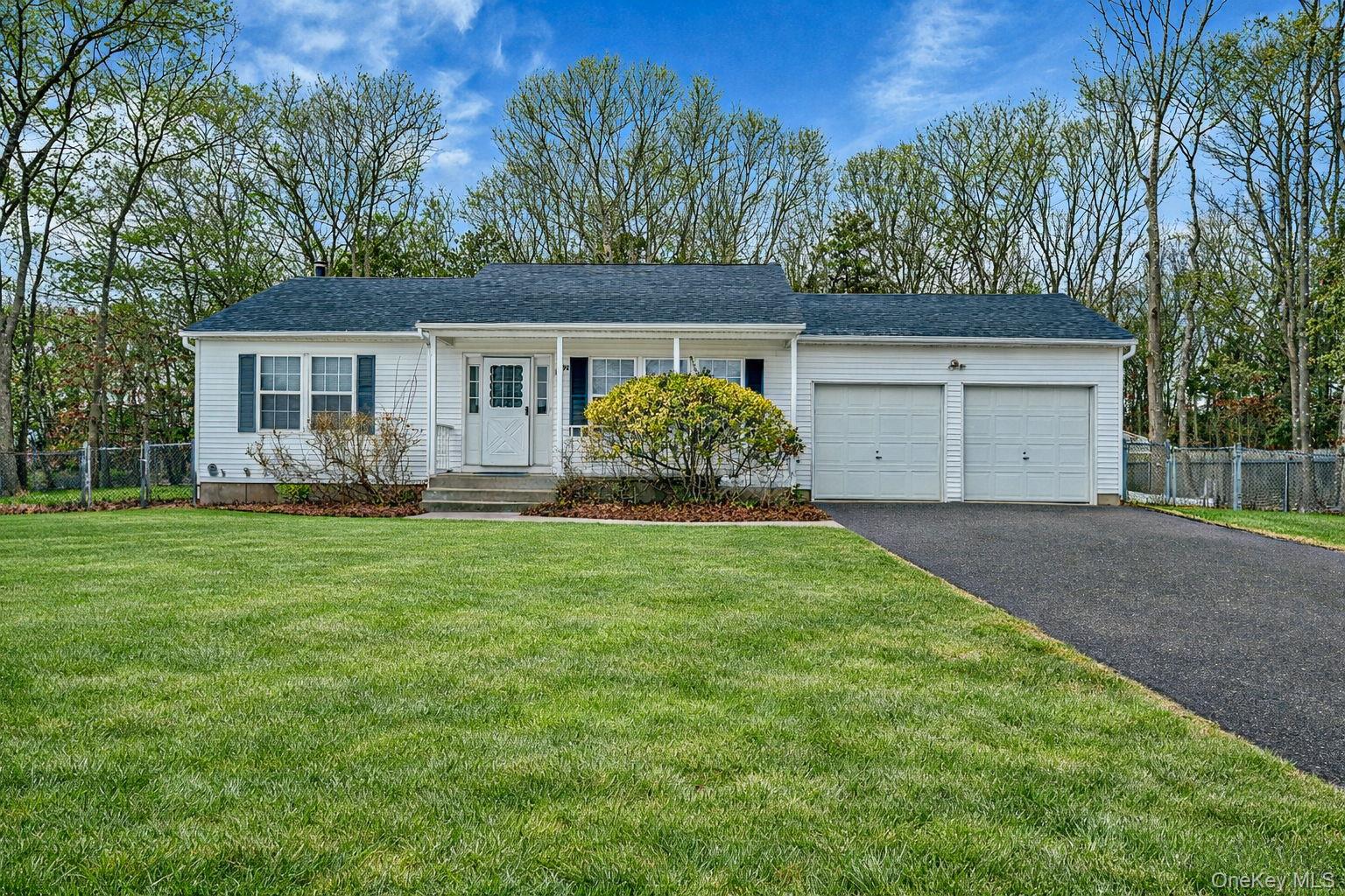 14 Wiltshire Court, Center Moriches, NY 11934