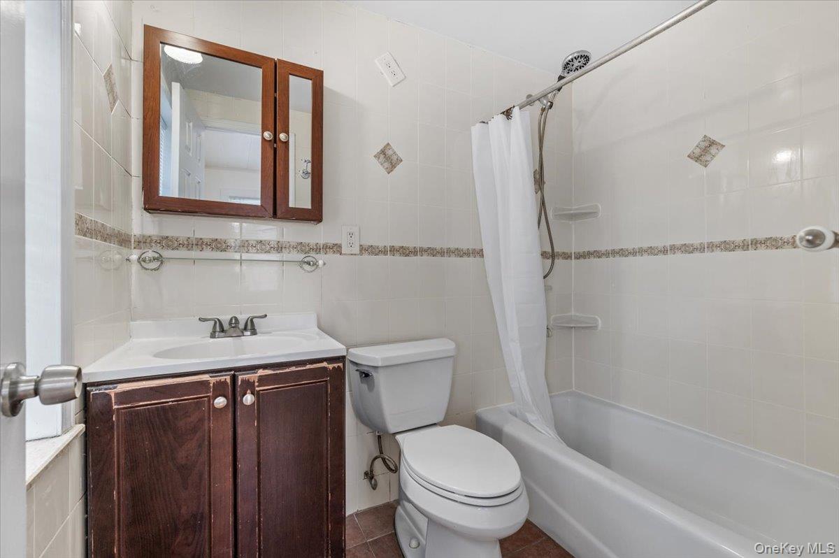 4316 249th Street, Little Neck, NY 11363