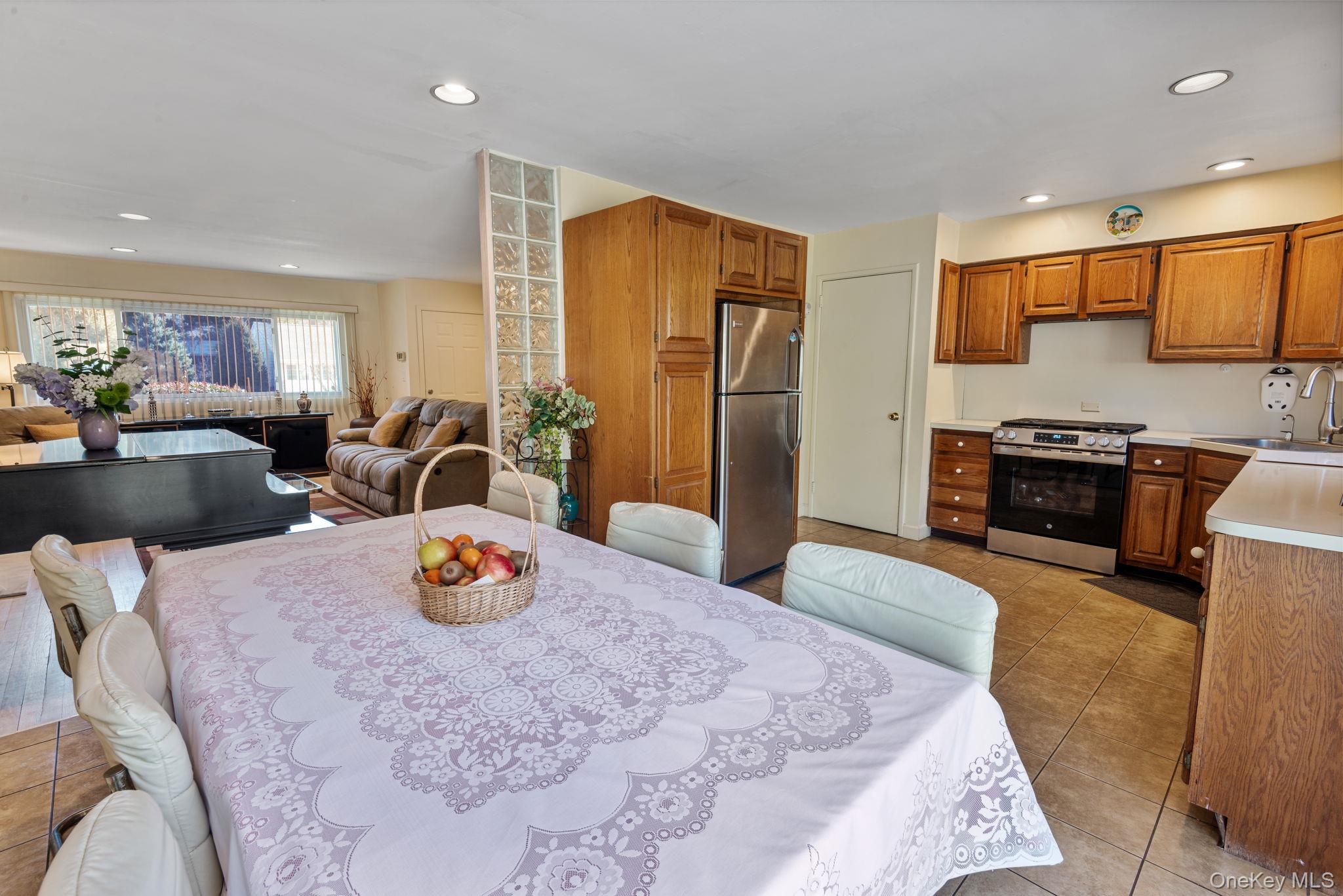 37 Grist Mill Lane, Halesite, NY 11743