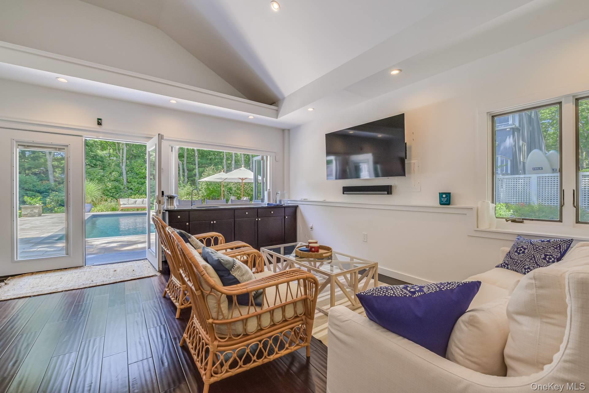 40 W Trail Road, Southampton, NY 11968