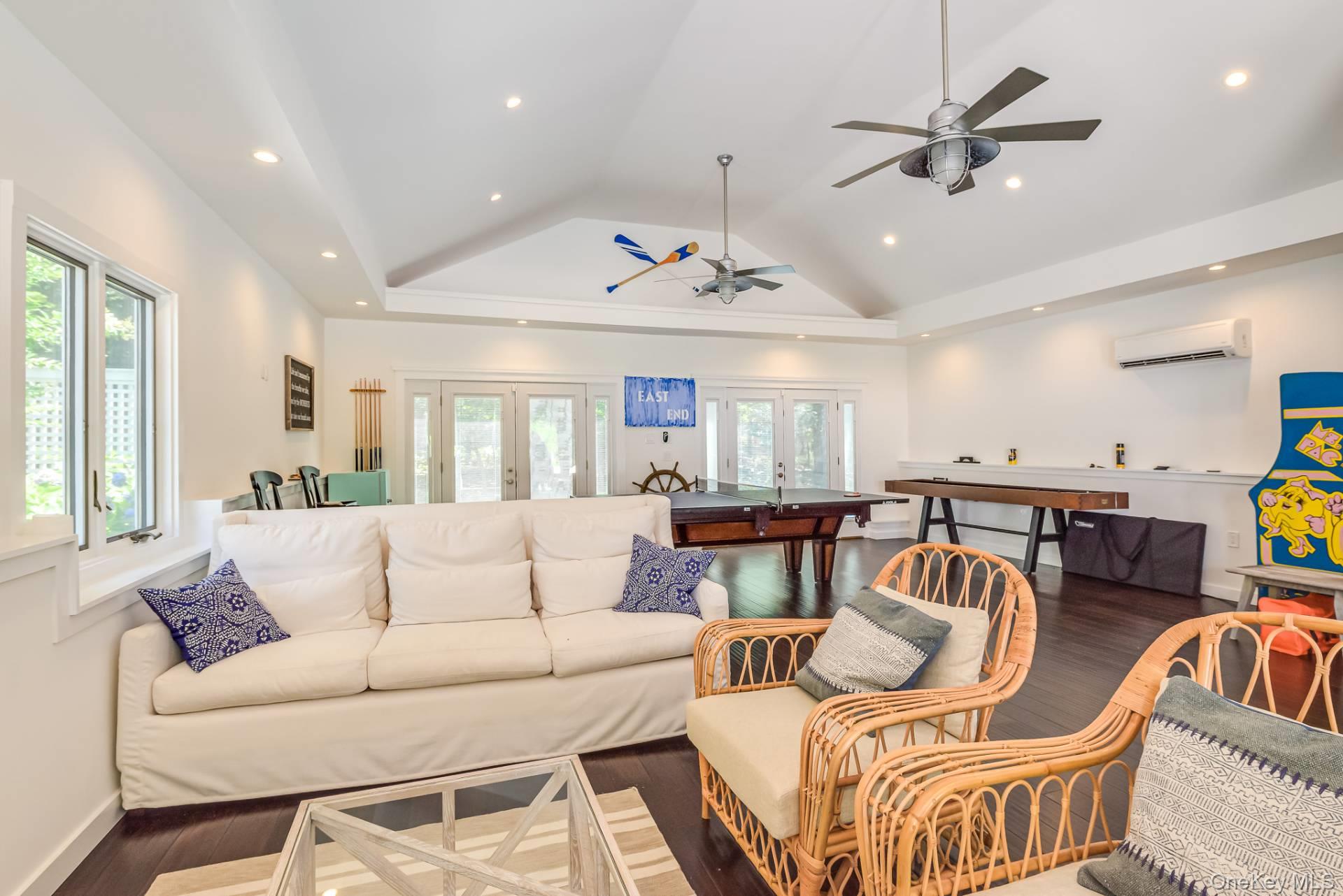 40 W Trail Road, Southampton, NY 11968