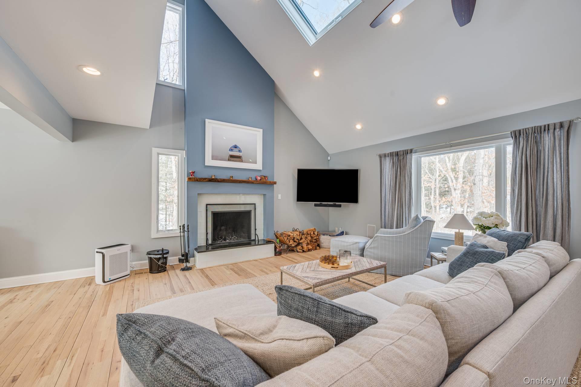 40 W Trail Road, Southampton, NY 11968