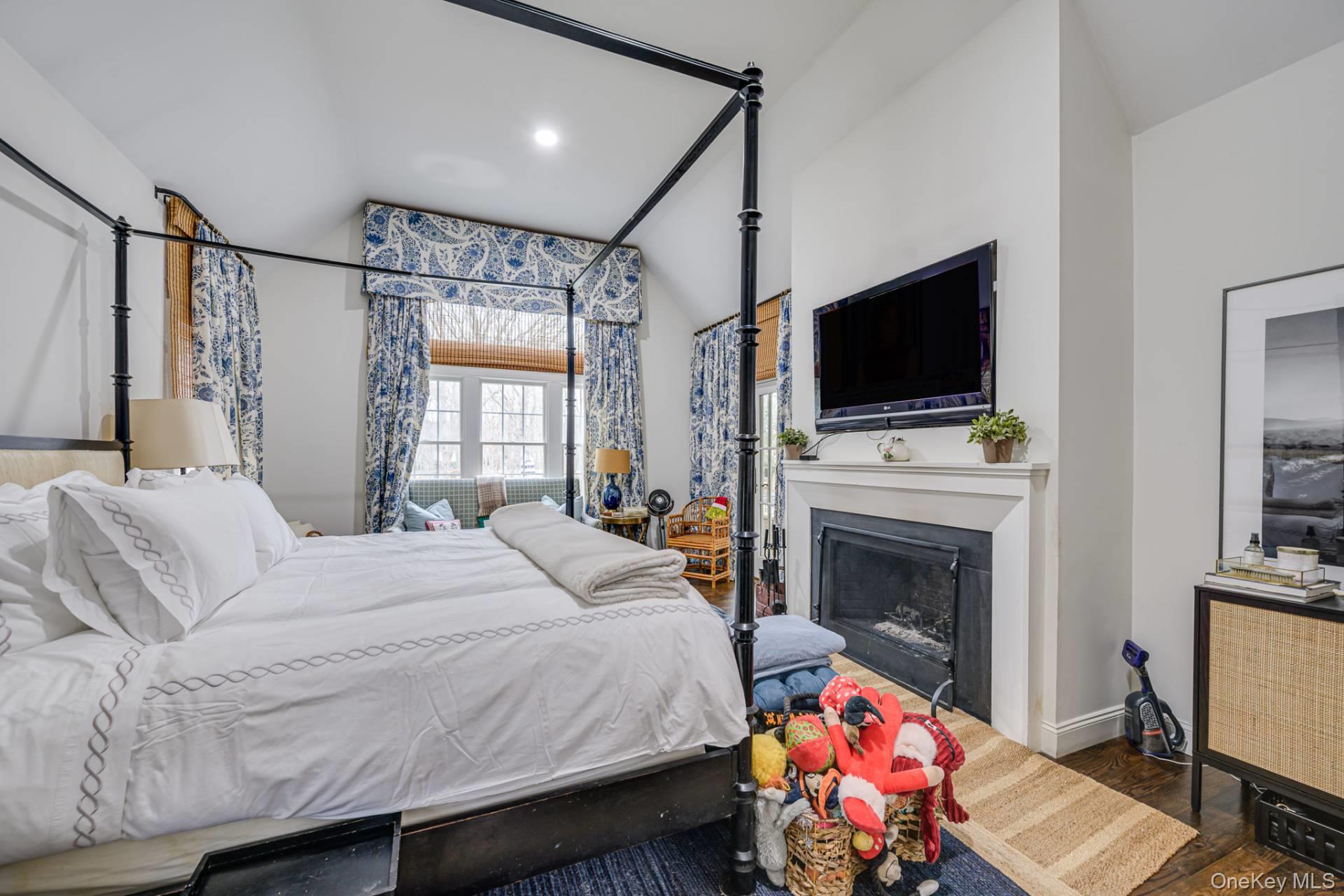 19 Spinnaker Way, Southampton, NY 11968