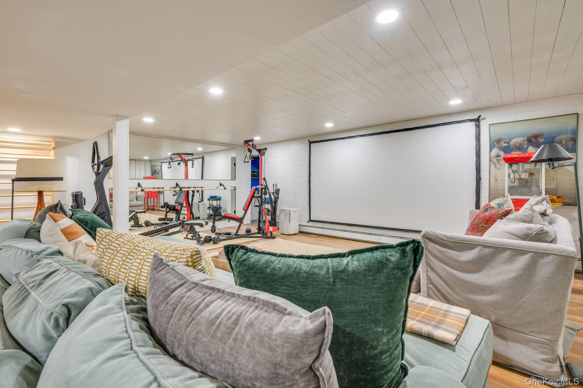 19 Spinnaker Way, Southampton, NY 11968