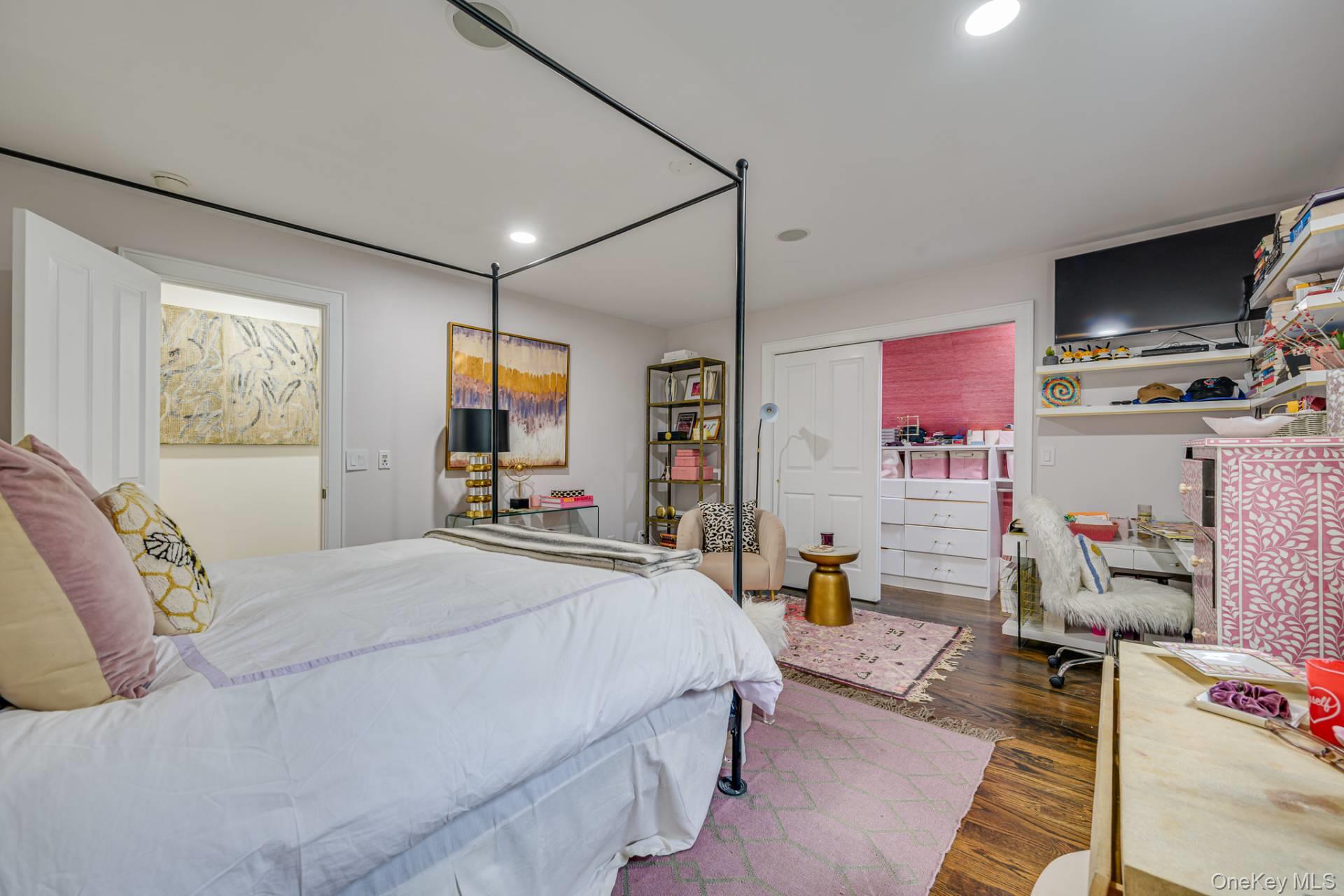 19 Spinnaker Way, Southampton, NY 11968