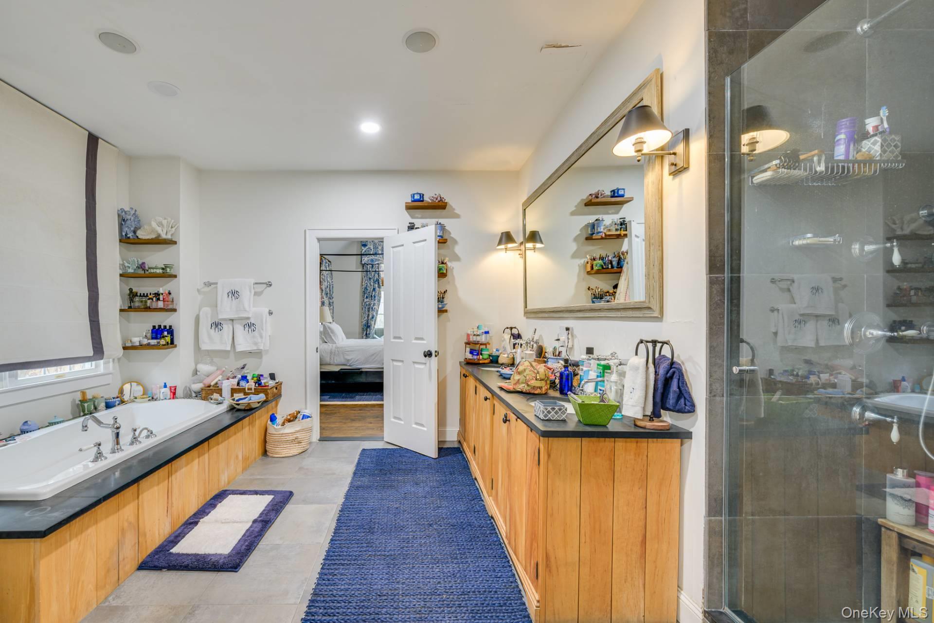 19 Spinnaker Way, Southampton, NY 11968