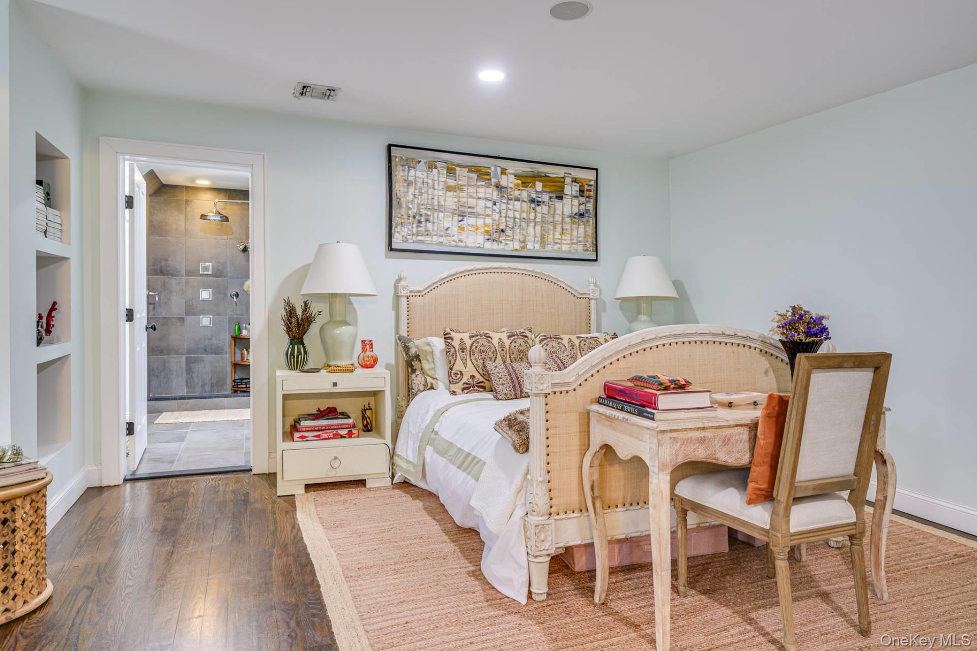 19 Spinnaker Way, Southampton, NY 11968