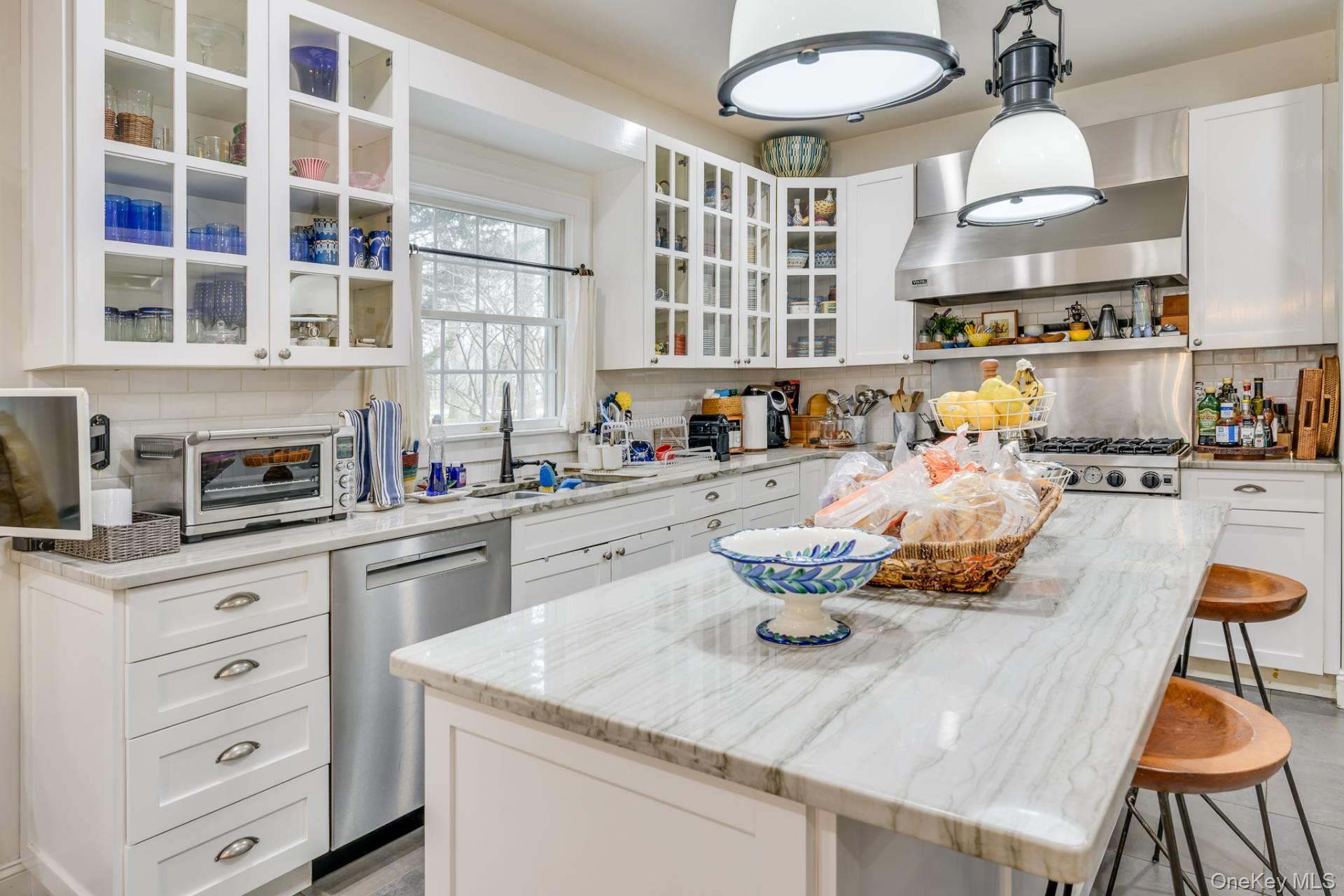 19 Spinnaker Way, Southampton, NY 11968