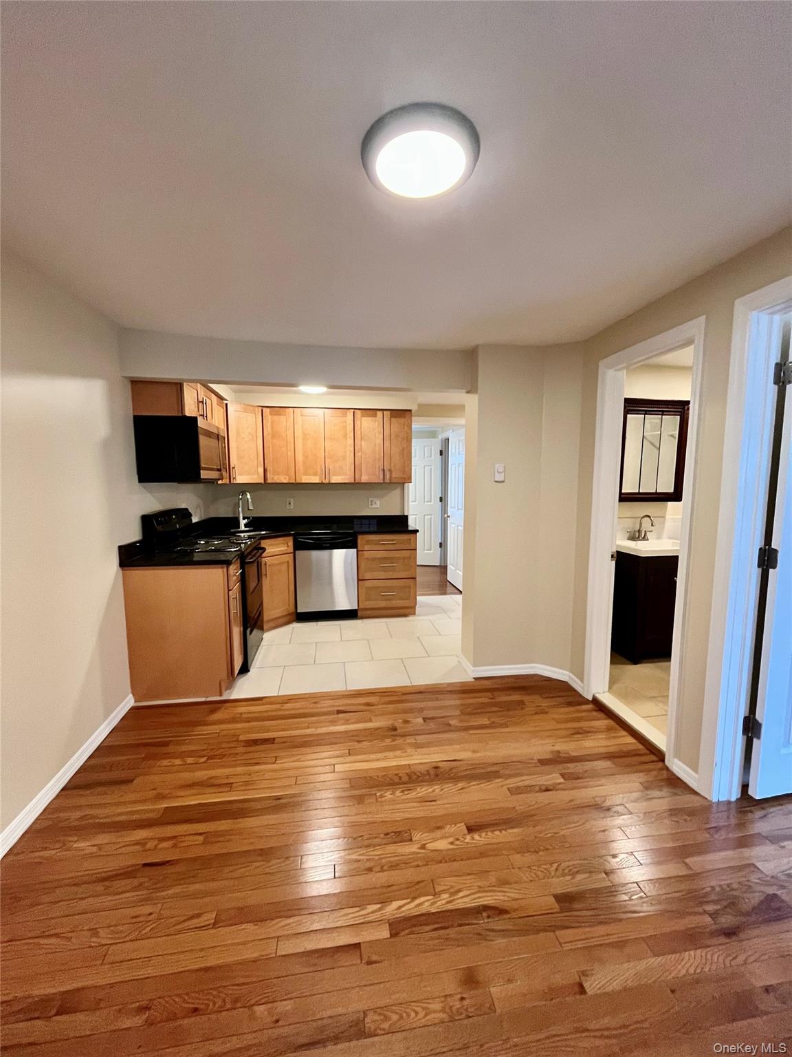 41 Scudder Avenue # 1st Floor Rear, Northport, NY 11768