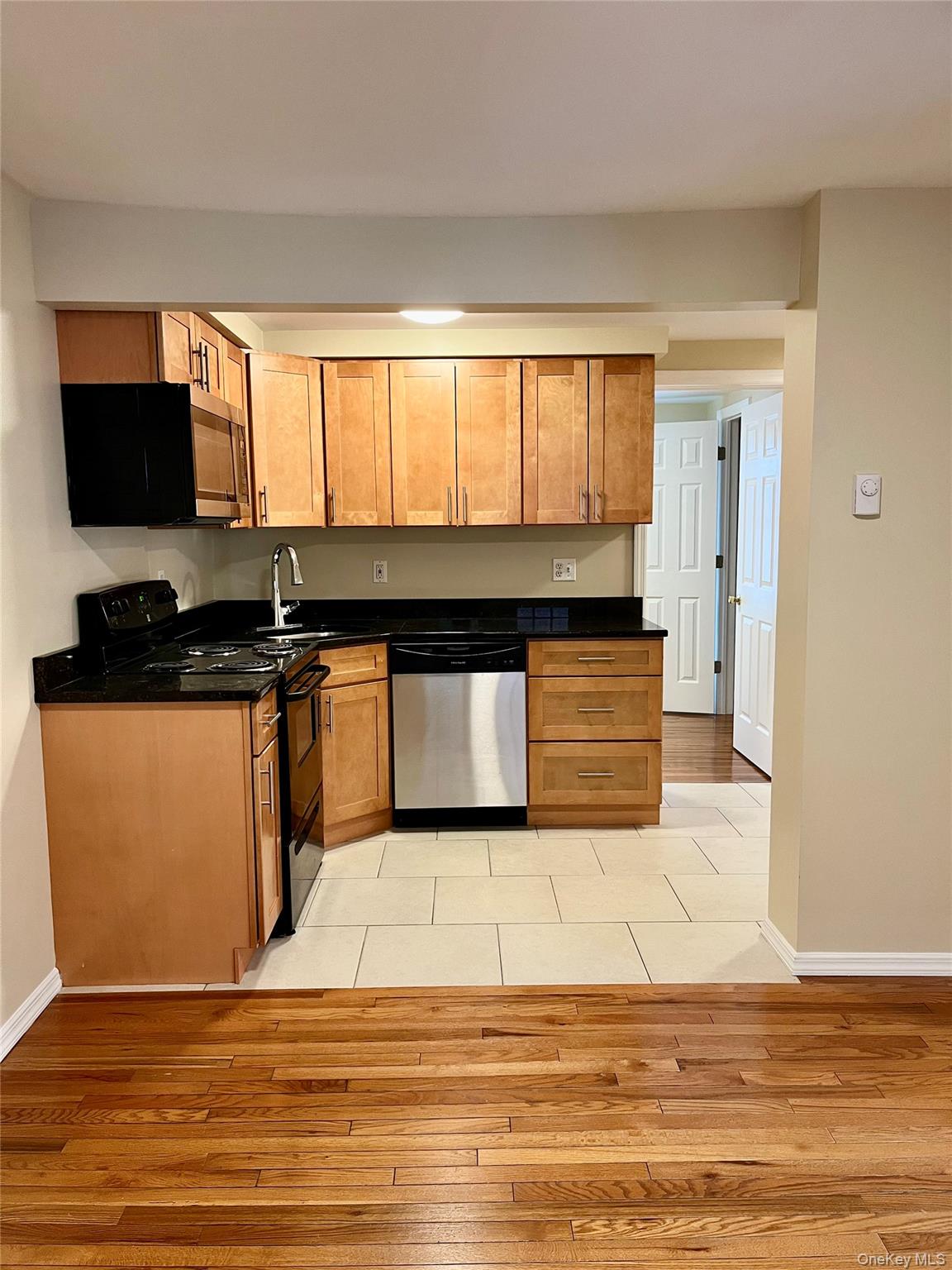 41 Scudder Avenue # 1st Floor Rear, Northport, NY 11768