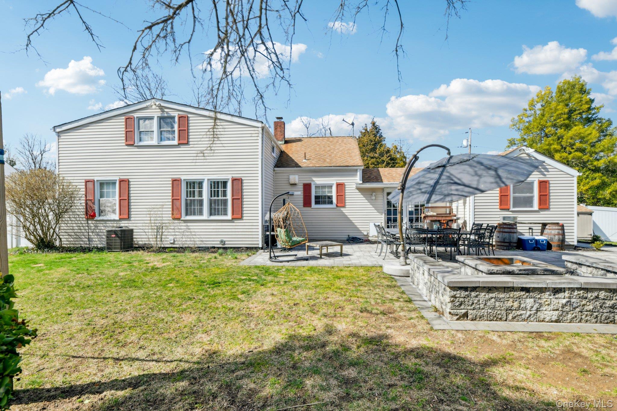 4 Jeffrey Lane, Setauket, NY 11733