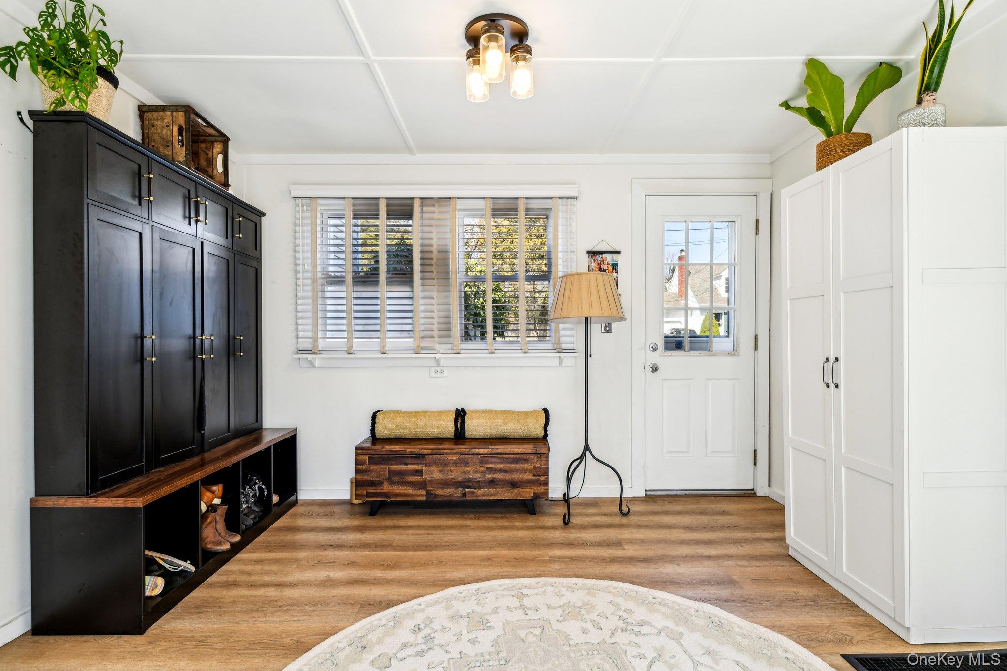 4 Jeffrey Lane, Setauket, NY 11733