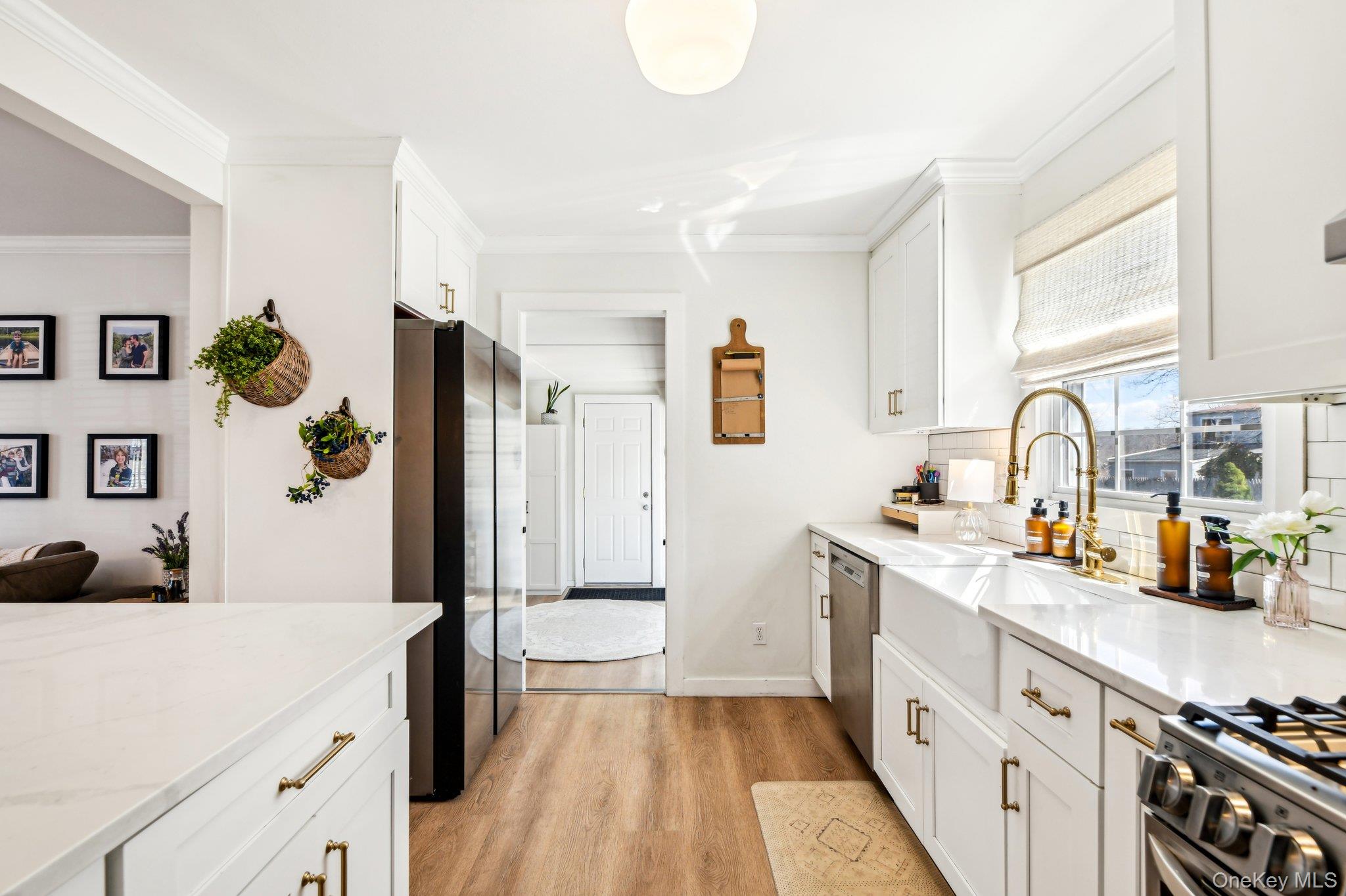 4 Jeffrey Lane, Setauket, NY 11733