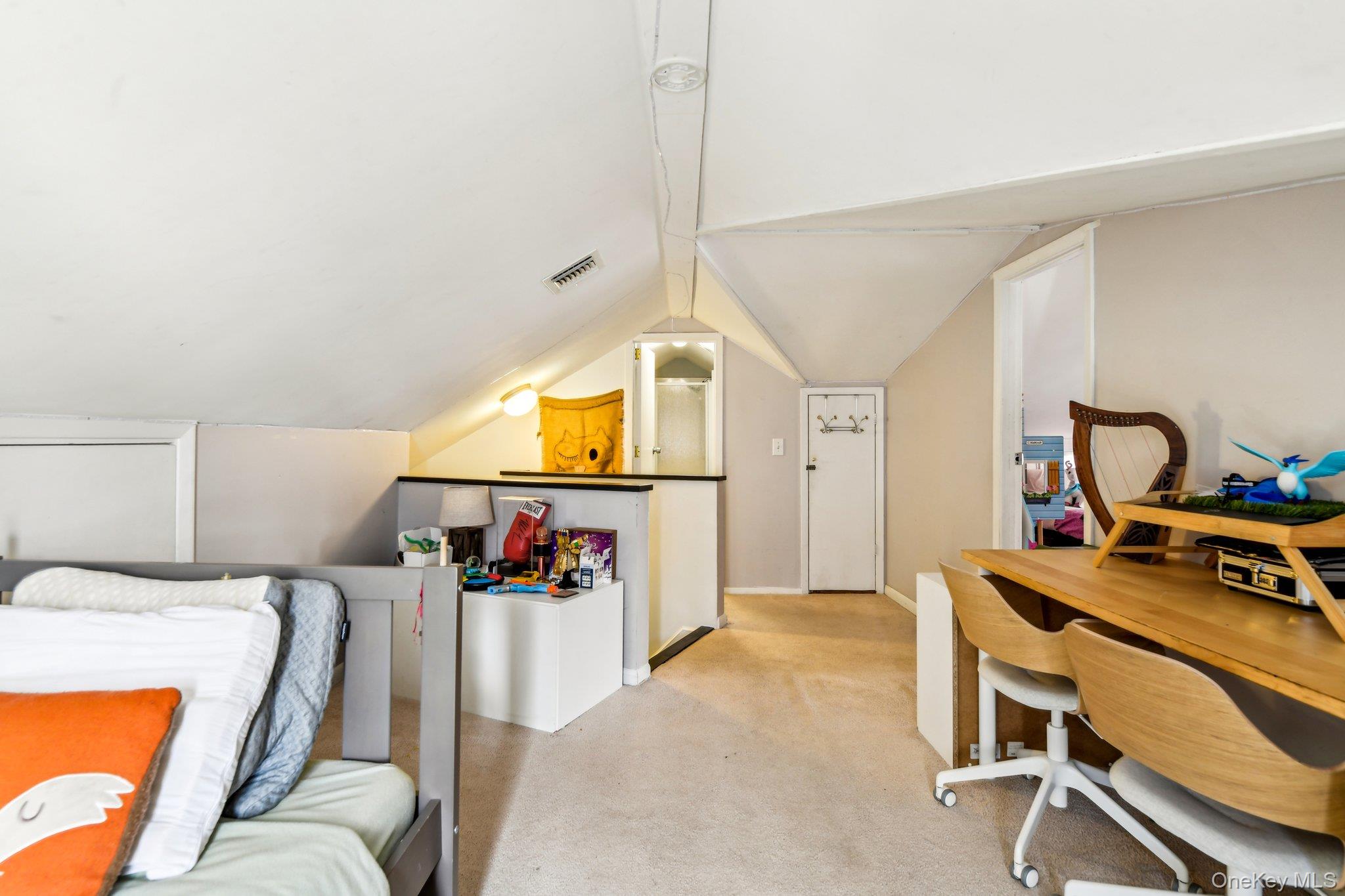 4 Jeffrey Lane, Setauket, NY 11733