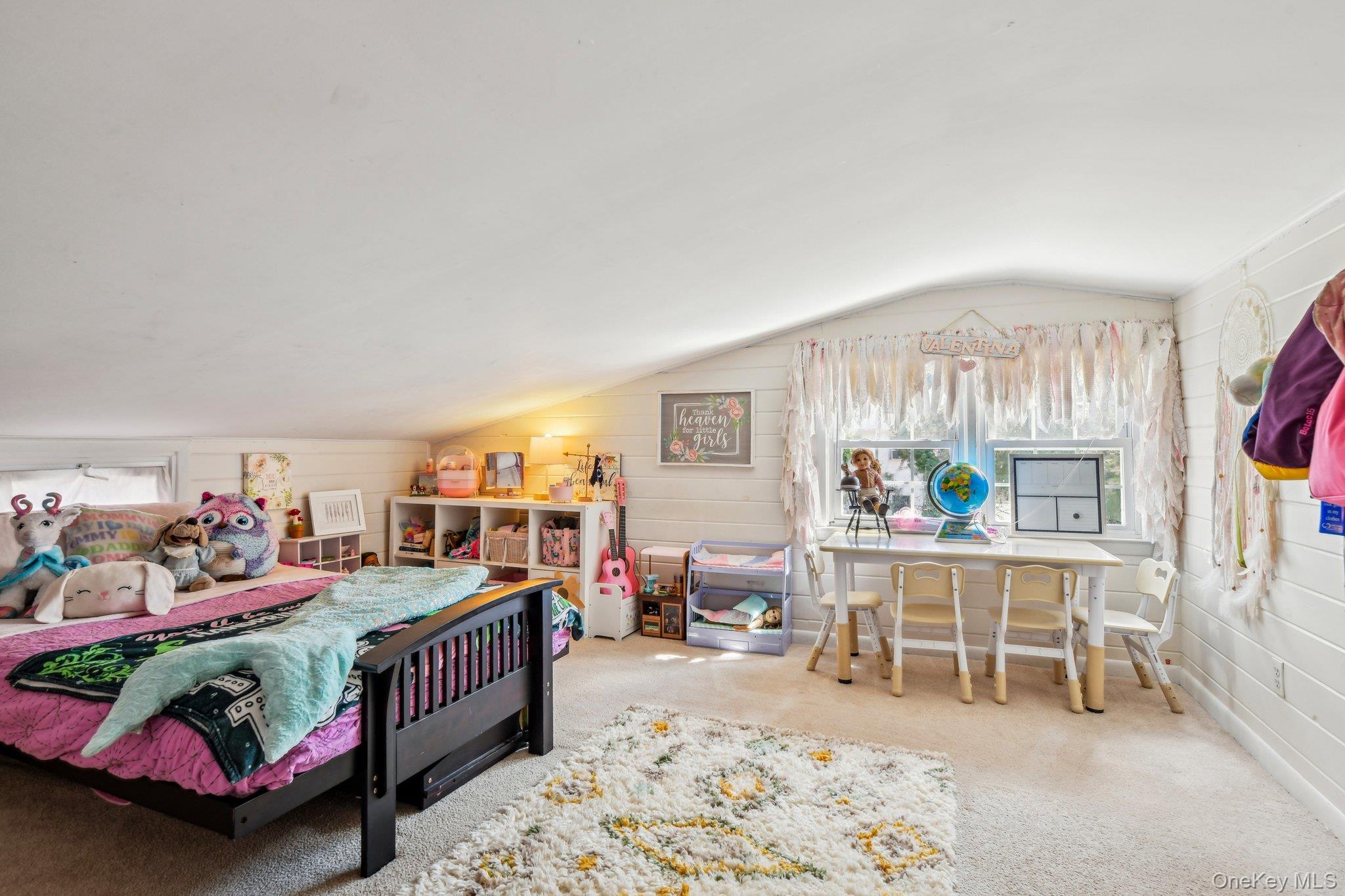 4 Jeffrey Lane, Setauket, NY 11733