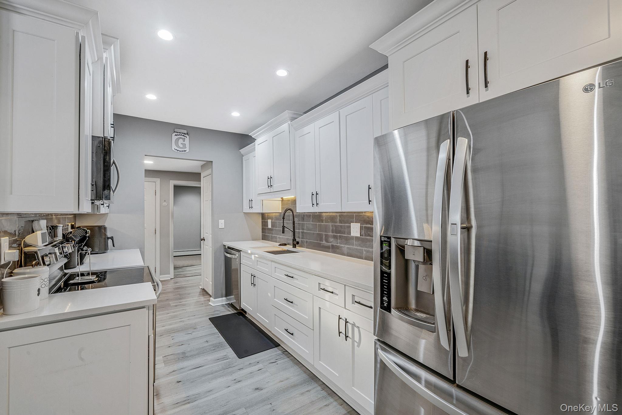 9 Allegheny Drive E, Farmingville, NY 11738