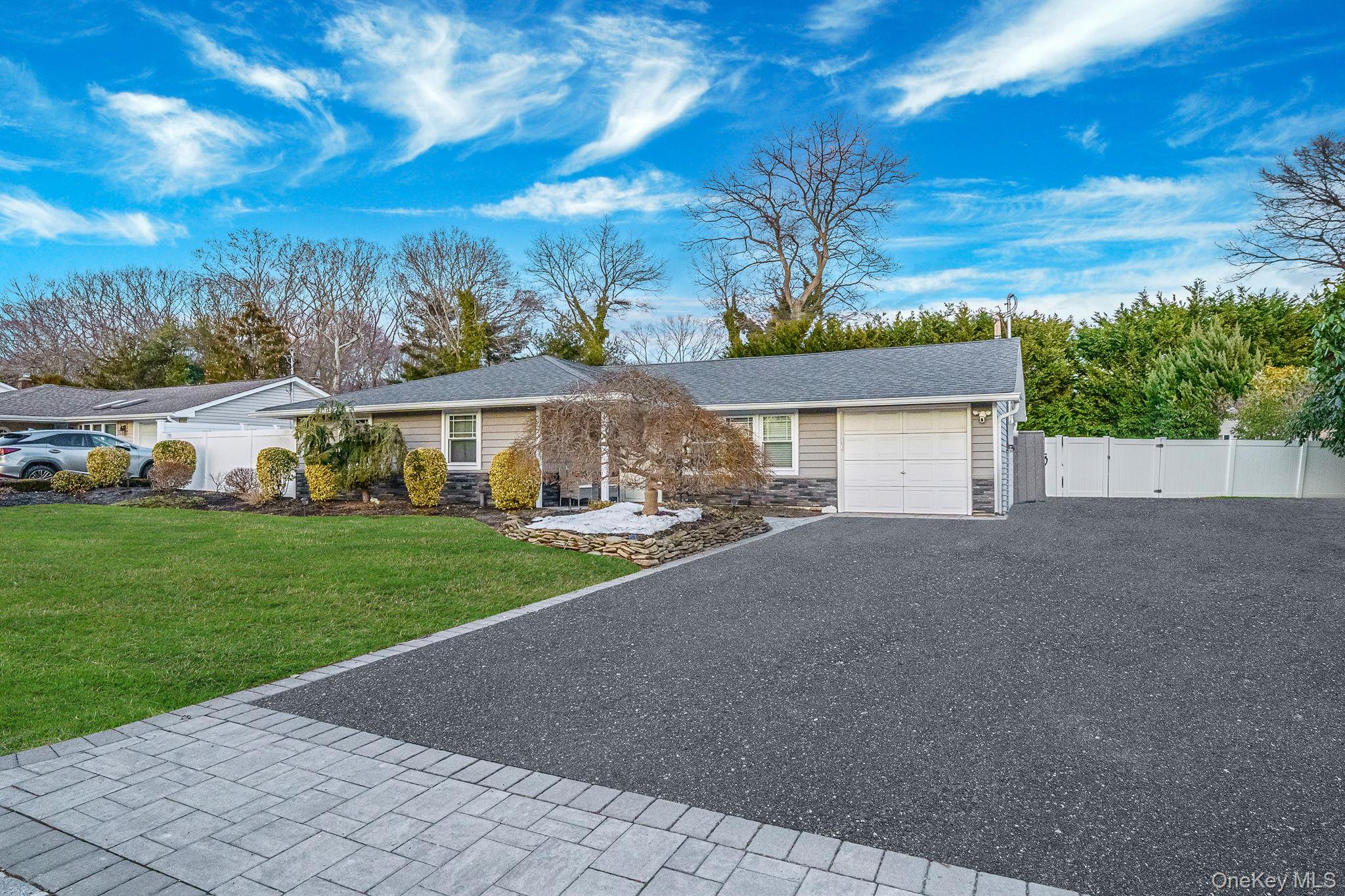 9 Allegheny Drive E, Farmingville, NY 11738