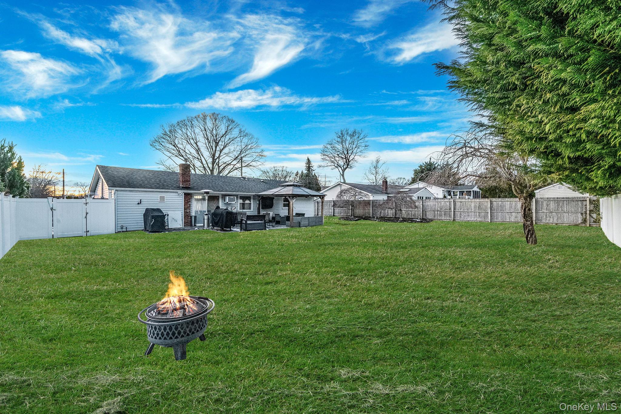 9 Allegheny Drive E, Farmingville, NY 11738