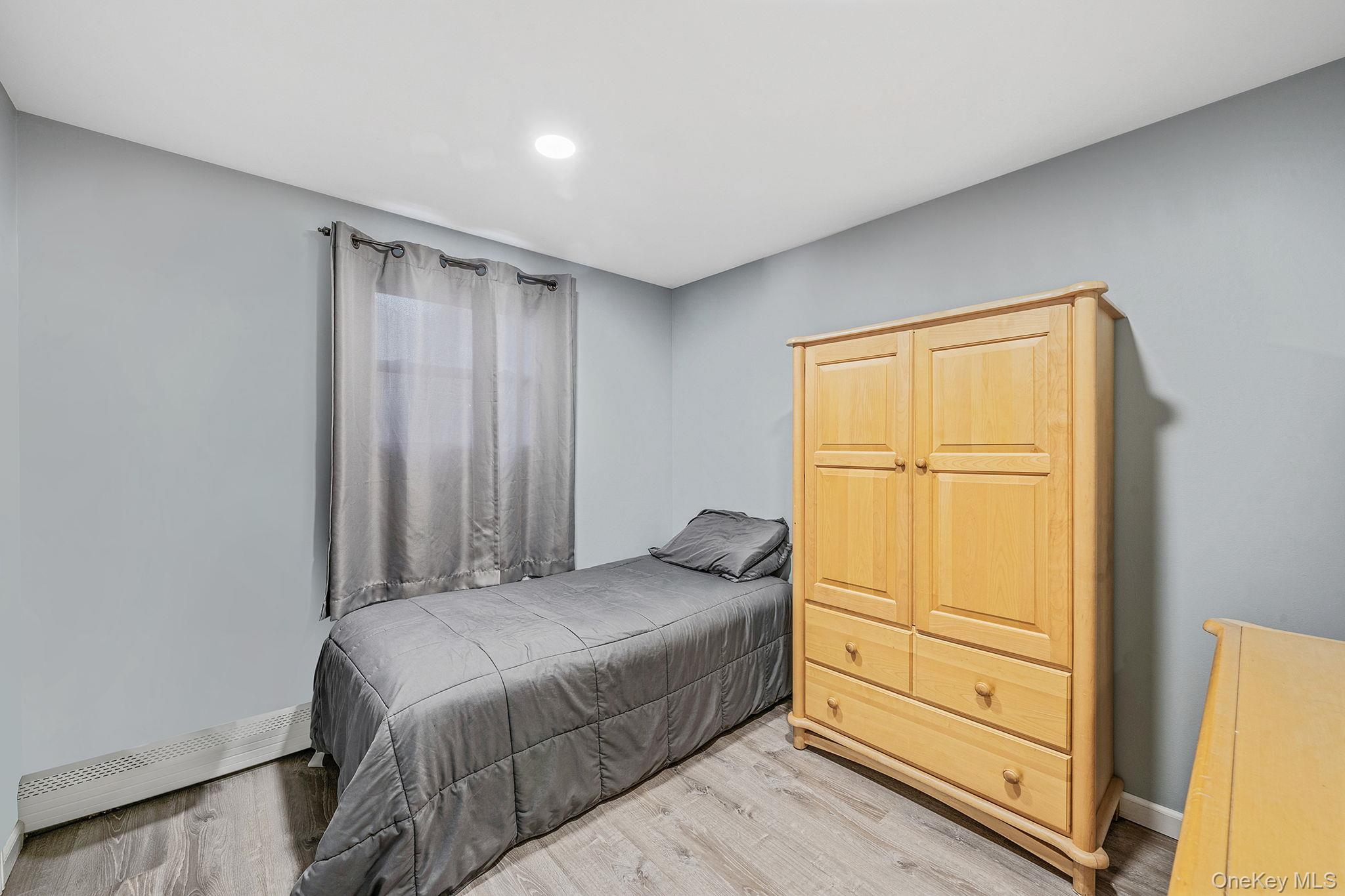 9 Allegheny Drive E, Farmingville, NY 11738