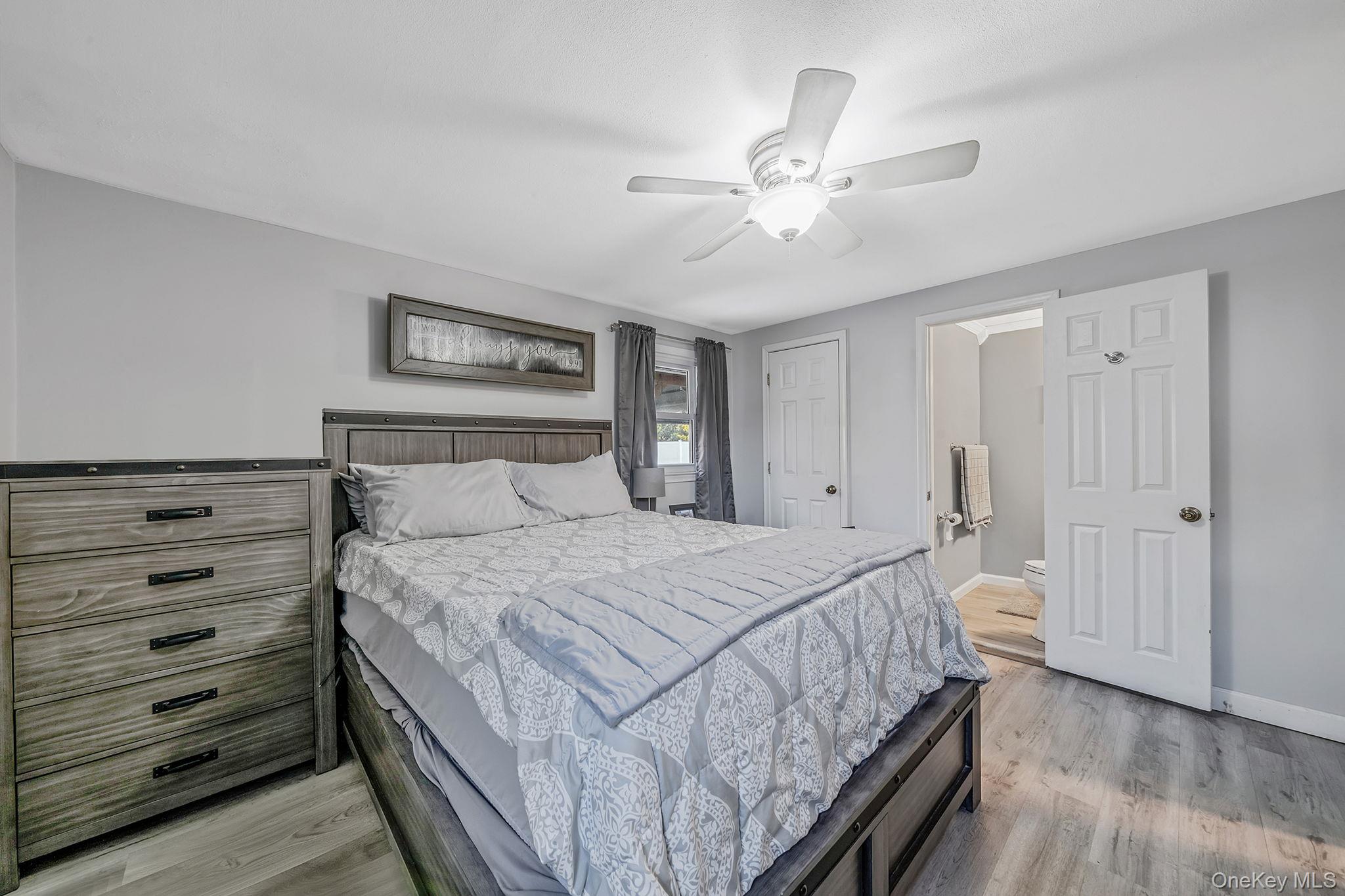 9 Allegheny Drive E, Farmingville, NY 11738