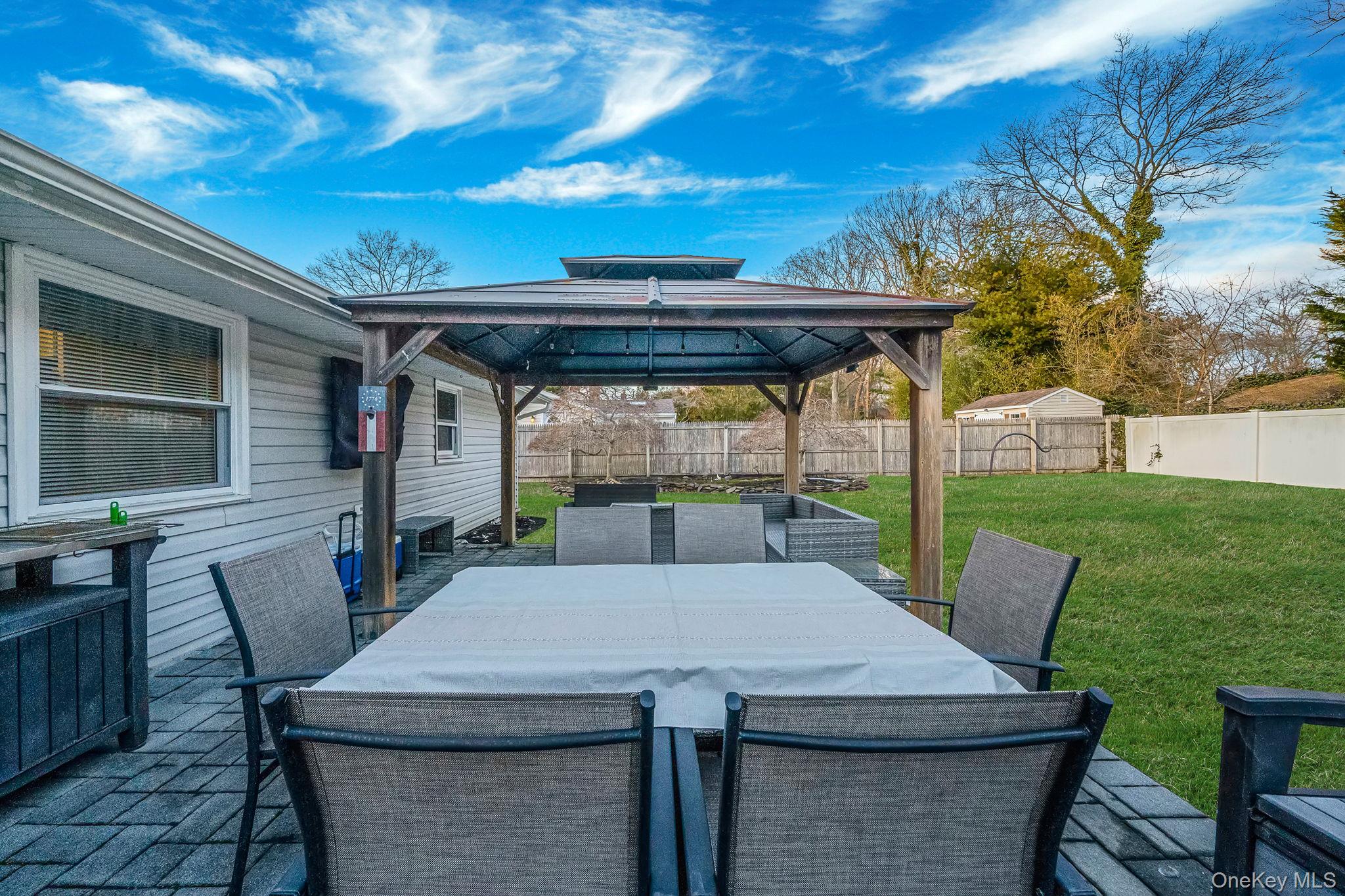 9 Allegheny Drive E, Farmingville, NY 11738