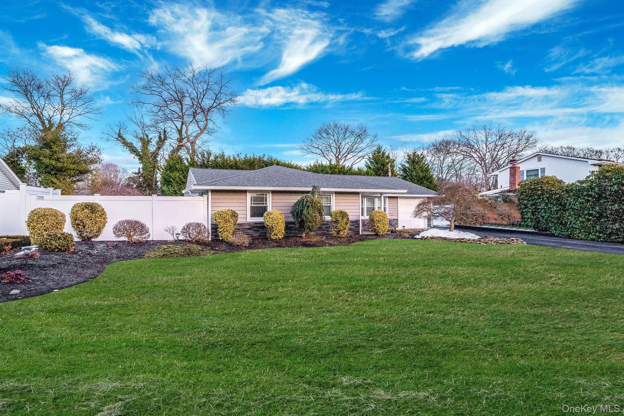 9 Allegheny Drive E, Farmingville, NY 11738