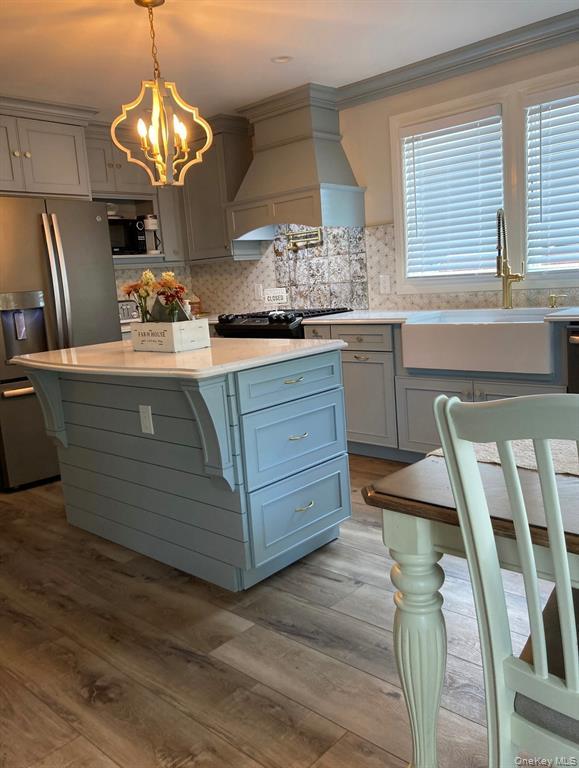 286 Beachview Street # B, Copiague, NY 11726