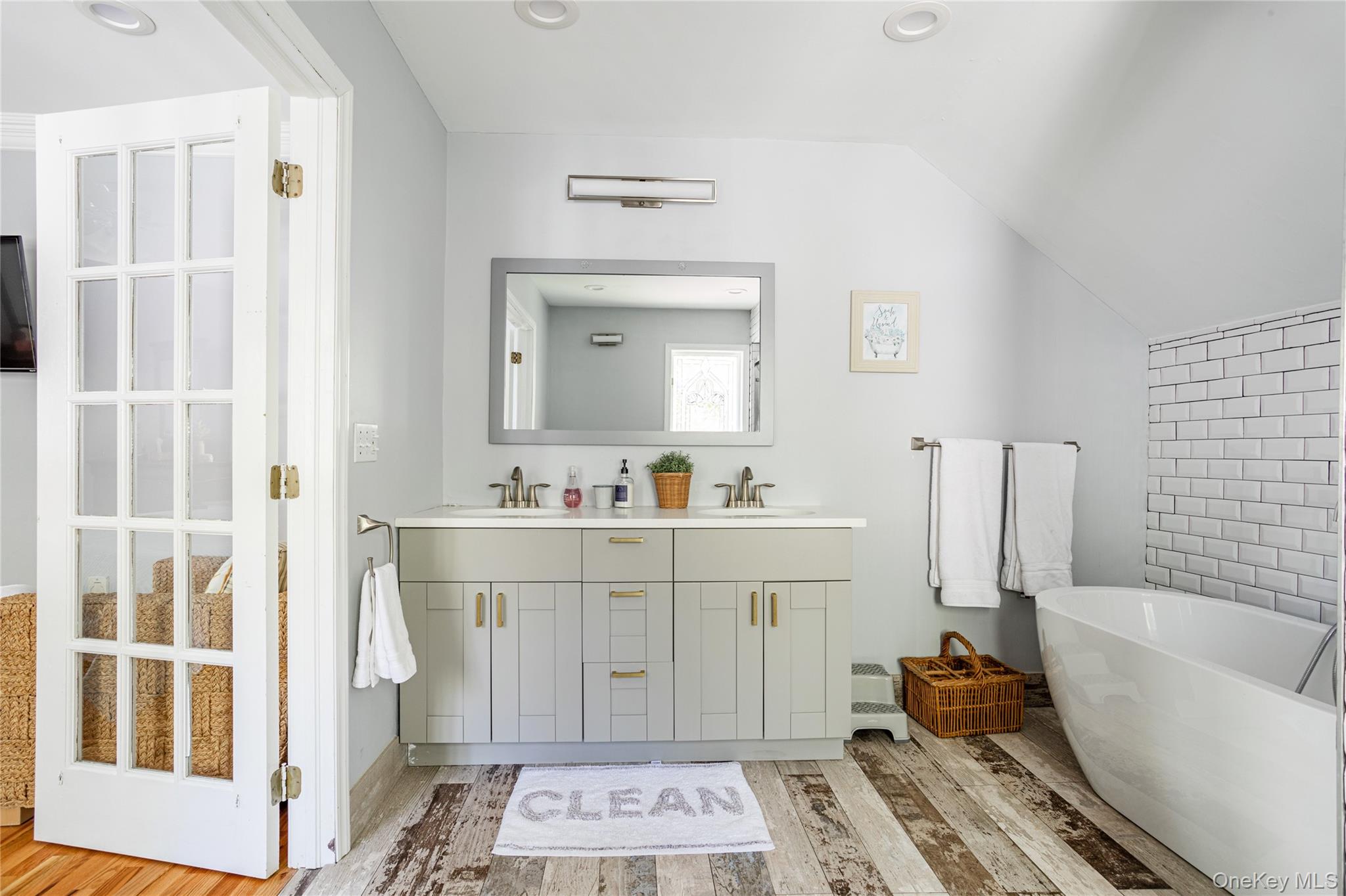 2300 Pine Tree Road, Cutchogue, NY 11935