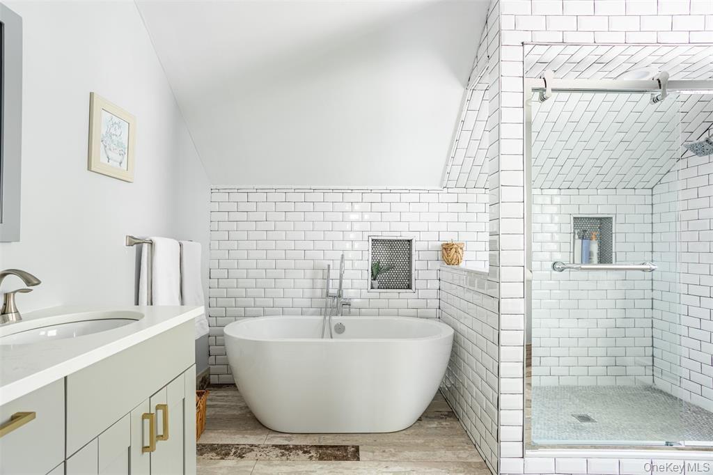 2300 Pine Tree Road, Cutchogue, NY 11935