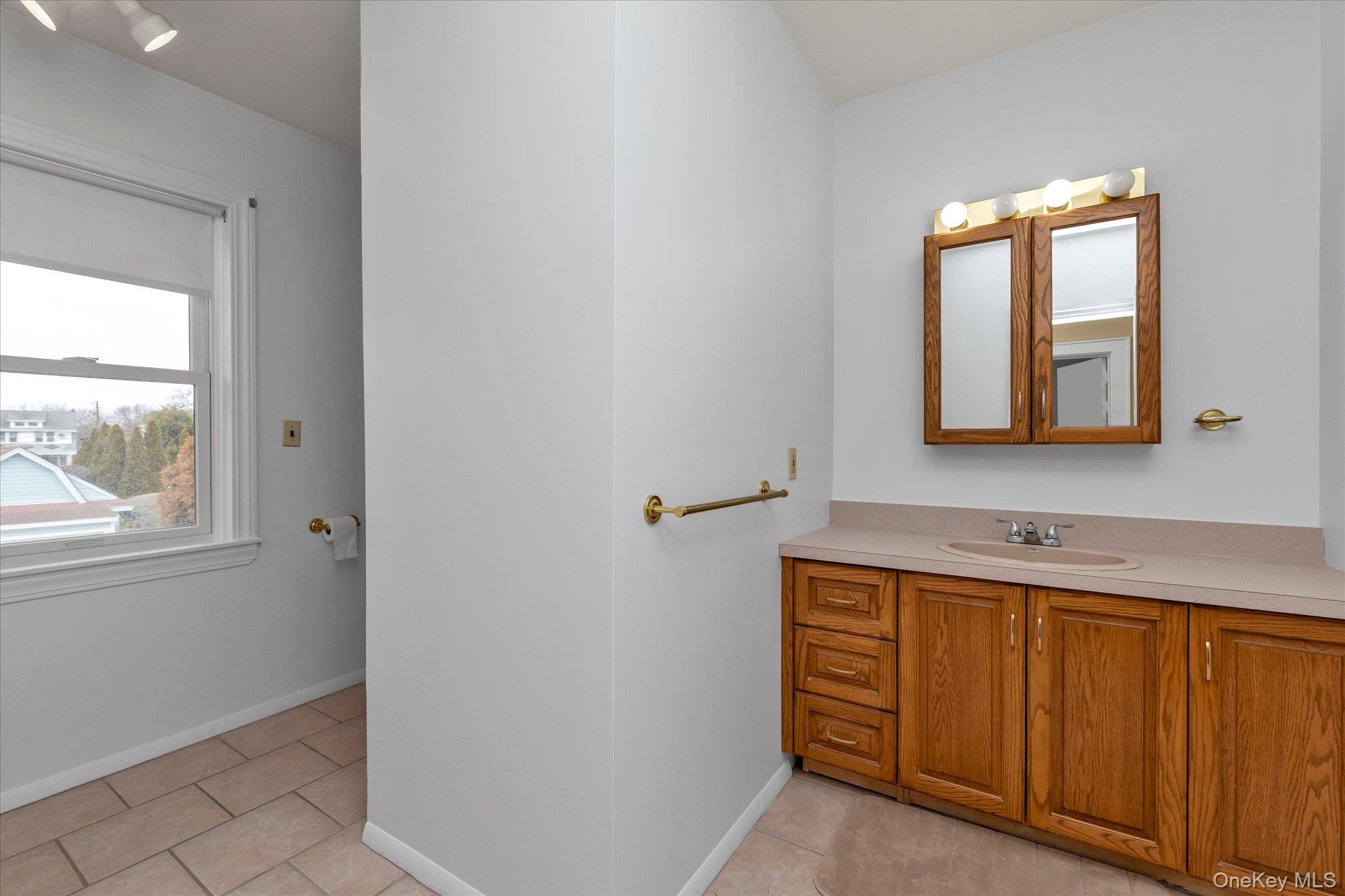 23 Thompson Place, Lynbrook, NY 11563