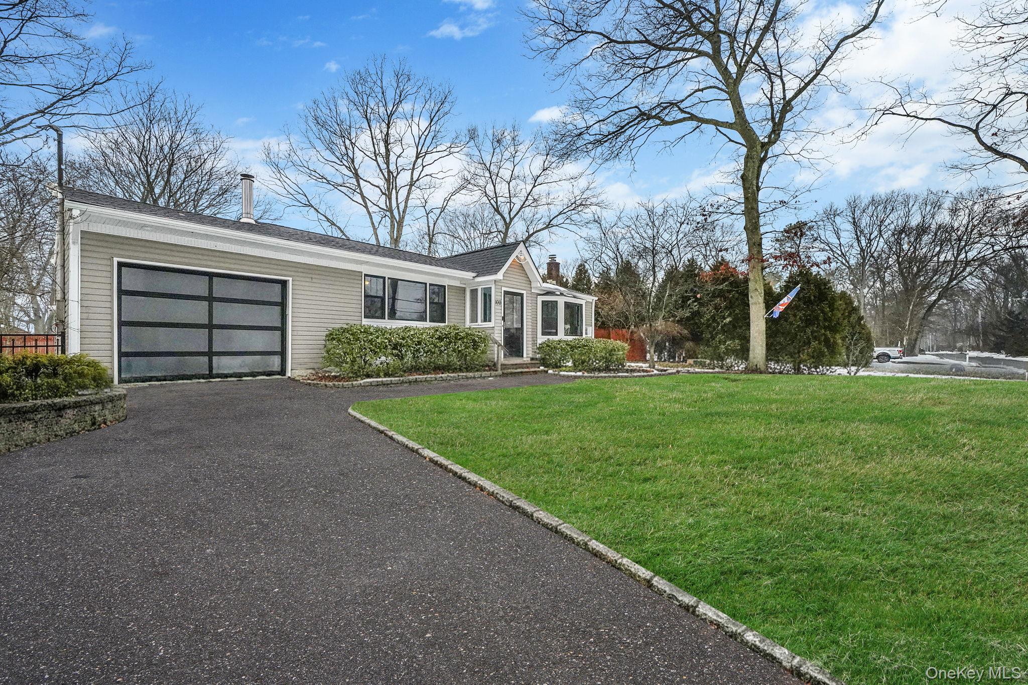 100 Parkside Avenue, Miller Place, NY 11764