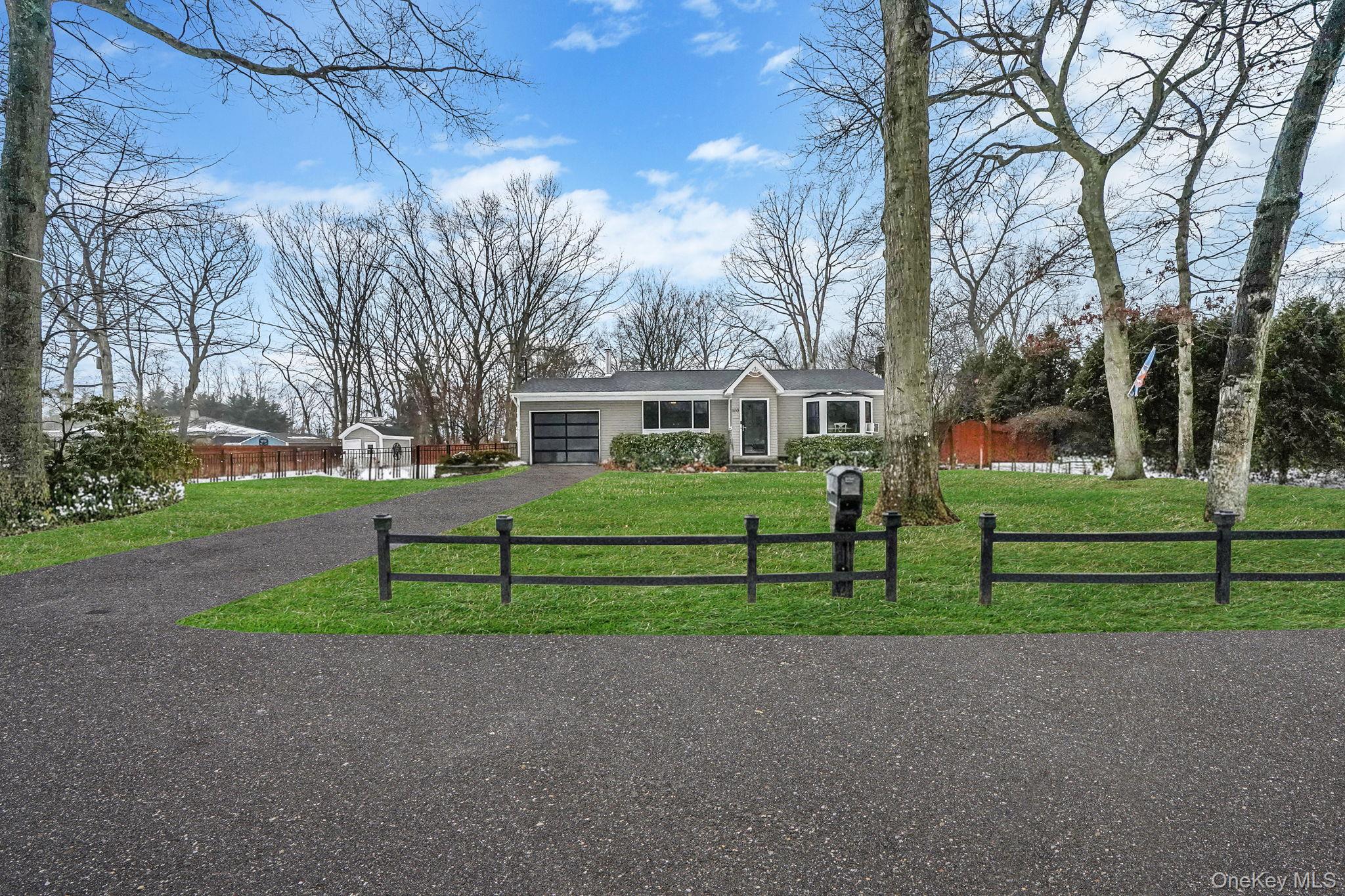 100 Parkside Avenue, Miller Place, NY 11764