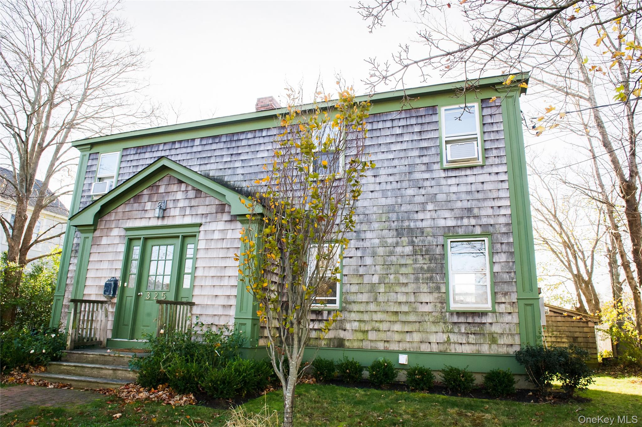 325 Wiggins Street # 2nd Floor, Greenport, NY 11944