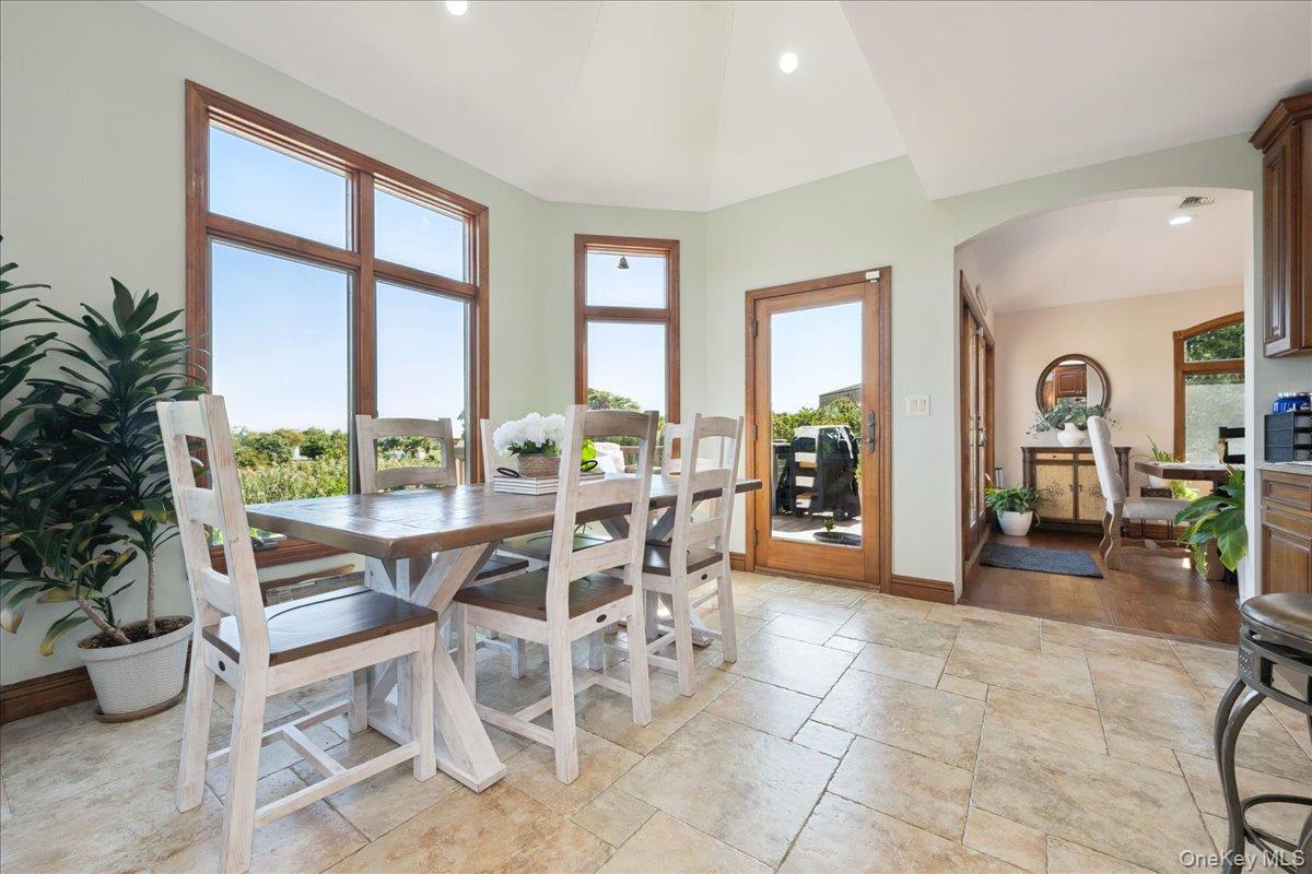 405 Club Court, Oceanside, NY 11572