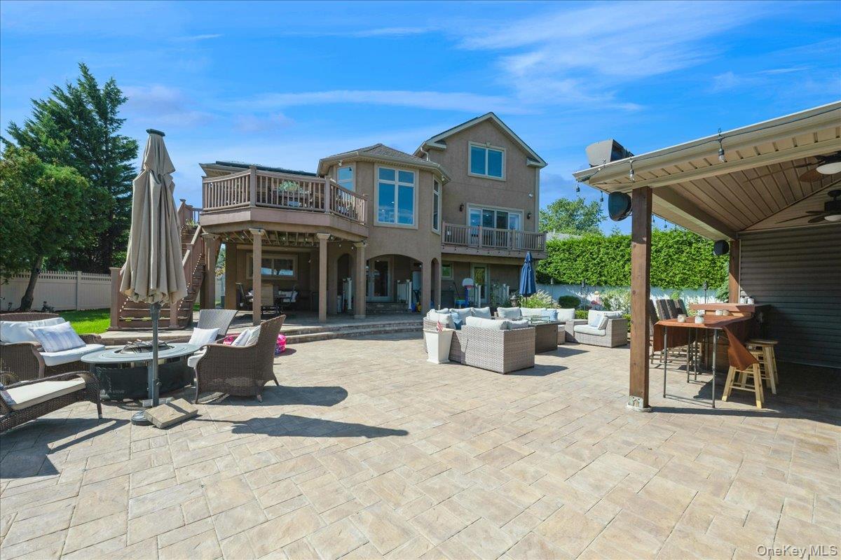 405 Club Court, Oceanside, NY 11572