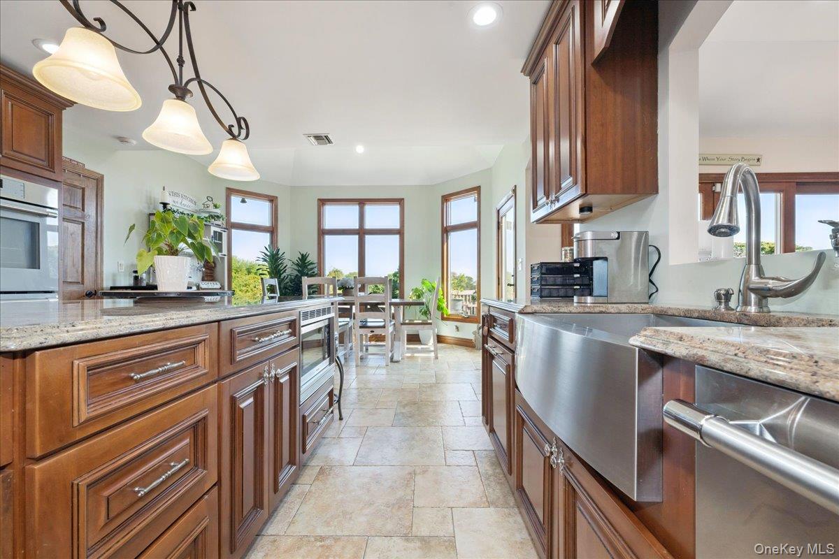 405 Club Court, Oceanside, NY 11572