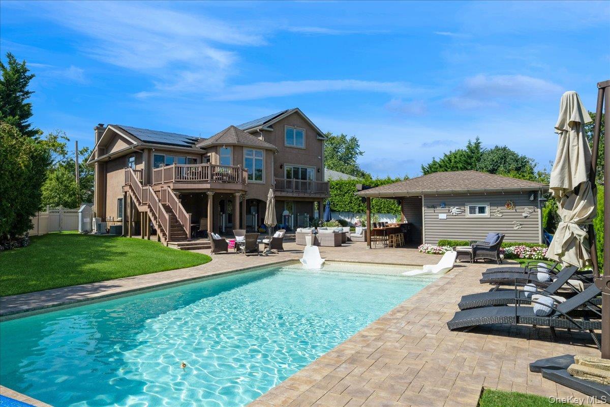 405 Club Court, Oceanside, NY 11572