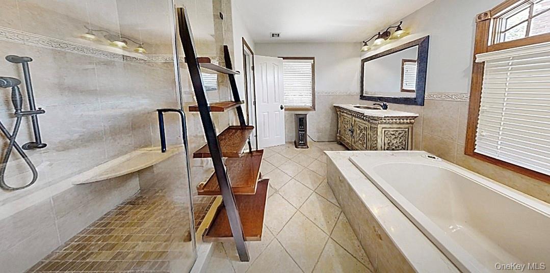 405 Club Court, Oceanside, NY 11572