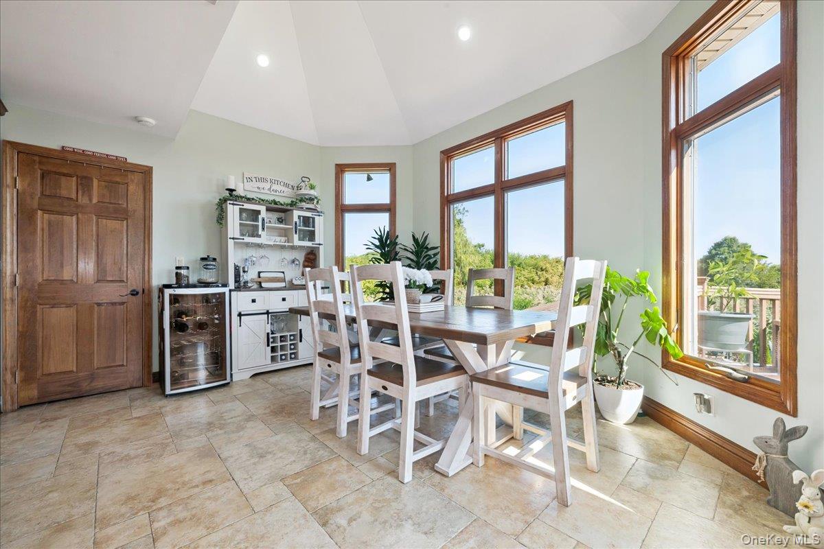 405 Club Court, Oceanside, NY 11572