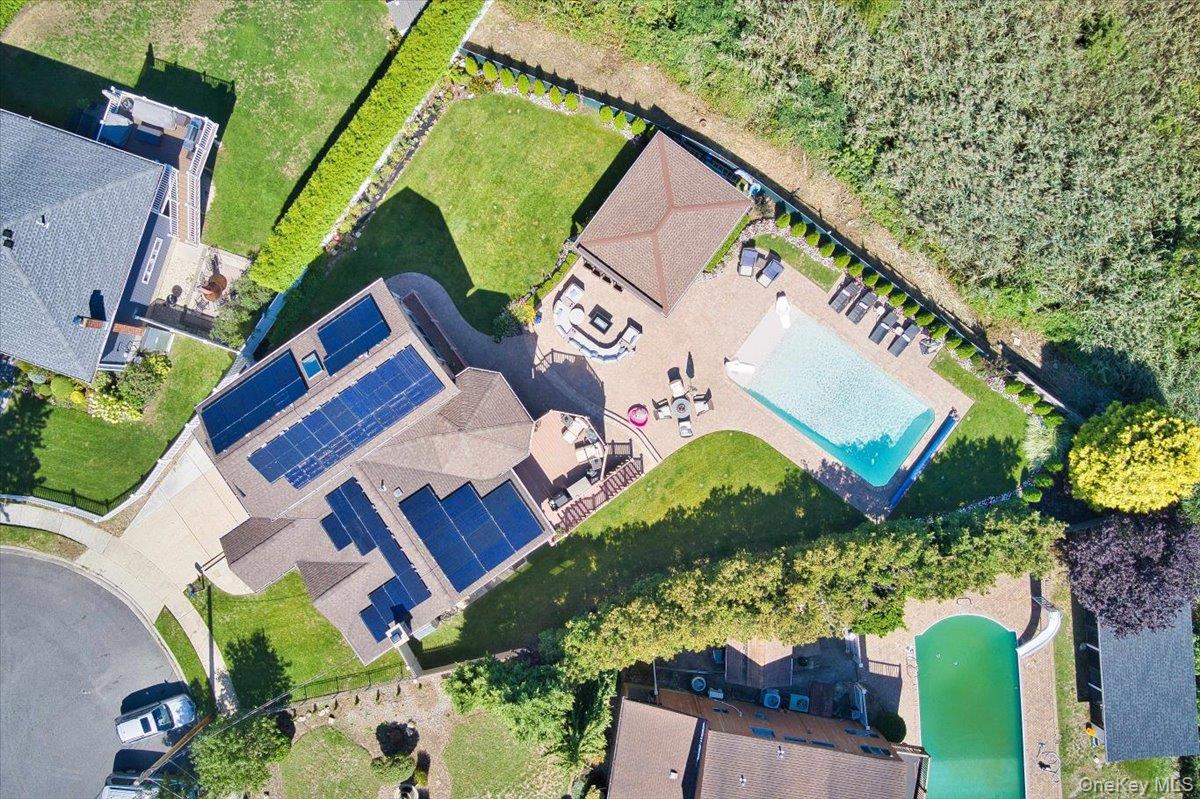 405 Club Court, Oceanside, NY 11572