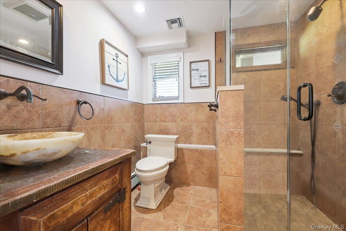 405 Club Court, Oceanside, NY 11572